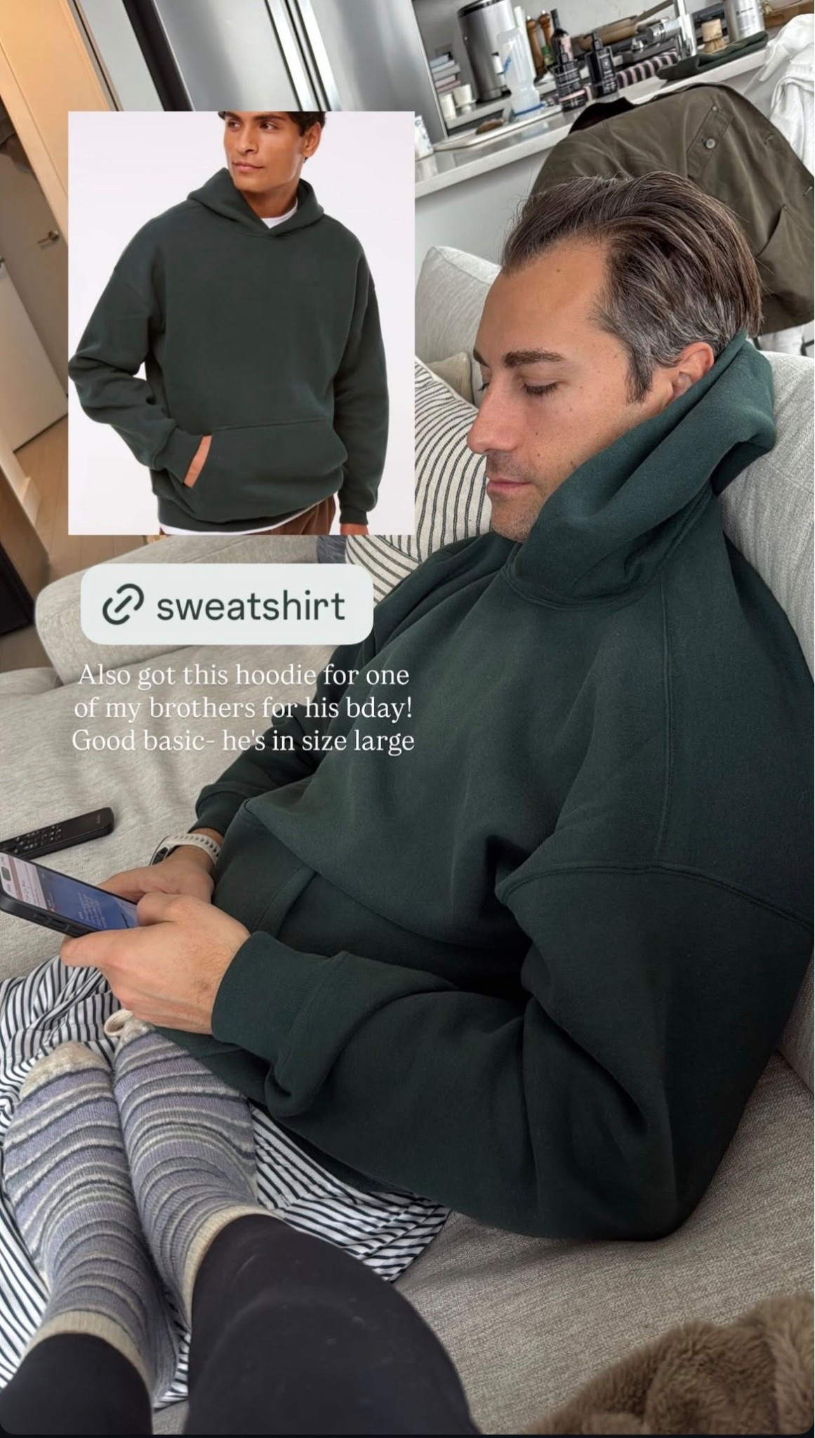 Great gift for men! This popover hoodie from abercrombie is a great basic and on sale! 

#LTKHoliday #LTKMens #LTKFindsUnder100