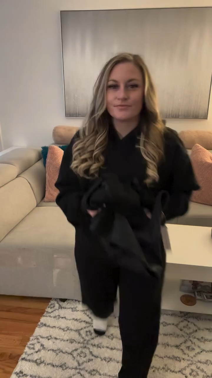 Which outfit is your favorite?
These options + more are currently 30% off on the @senita website + you can save extra with “Pushupsnpumps”!