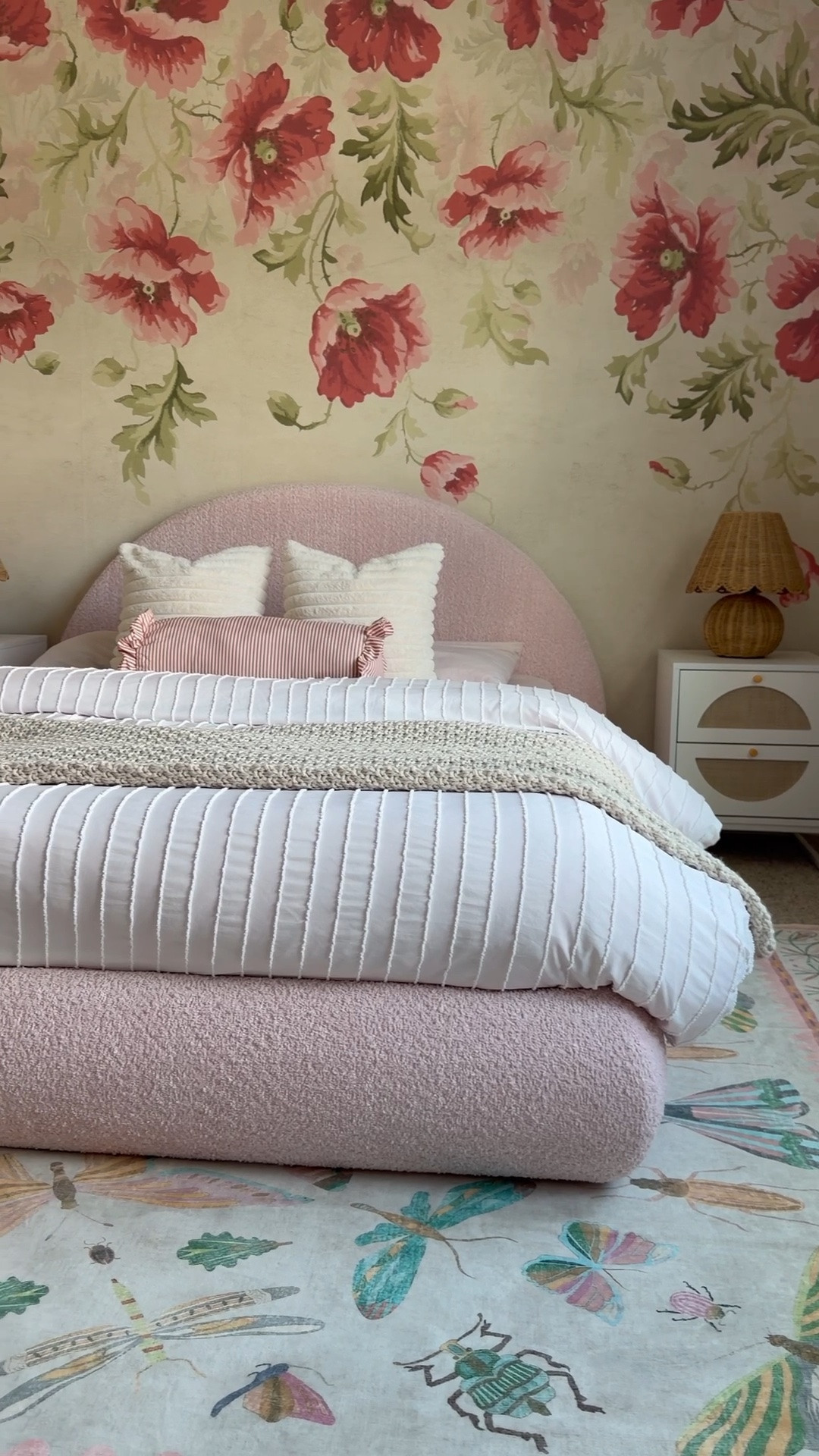 Pink bedroom

#LTKHome #LTKdayinmylife #LTKSeasonal