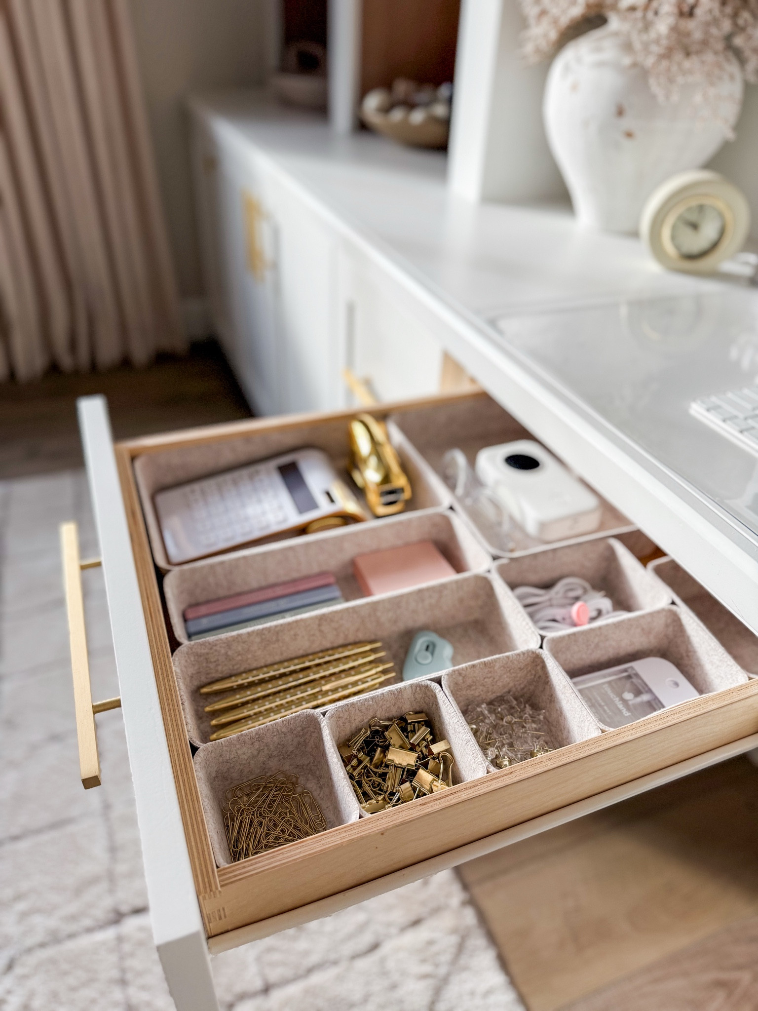 I finally tackled my office drawers, and it feels so good to have everything in its place—way more organized and way more productive with this handy desk drawer organizer!

Desk, drawer, office, Organizing, storage , target, holiday, decor, home, seasonal, table, shelves, ceramic, office, living room , new year, 

#LTKSaleAlert #LTKHome #LTKSeasonal