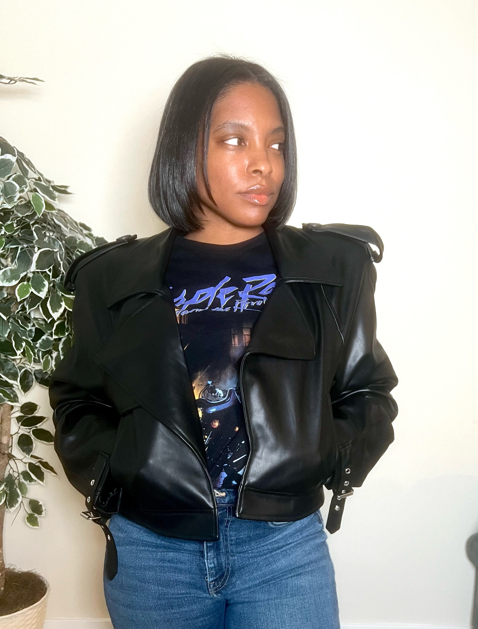 Padded shoulders cropped biker jacket 

#LTKstyletip #LTKSeasonal #LTKfindsunder50