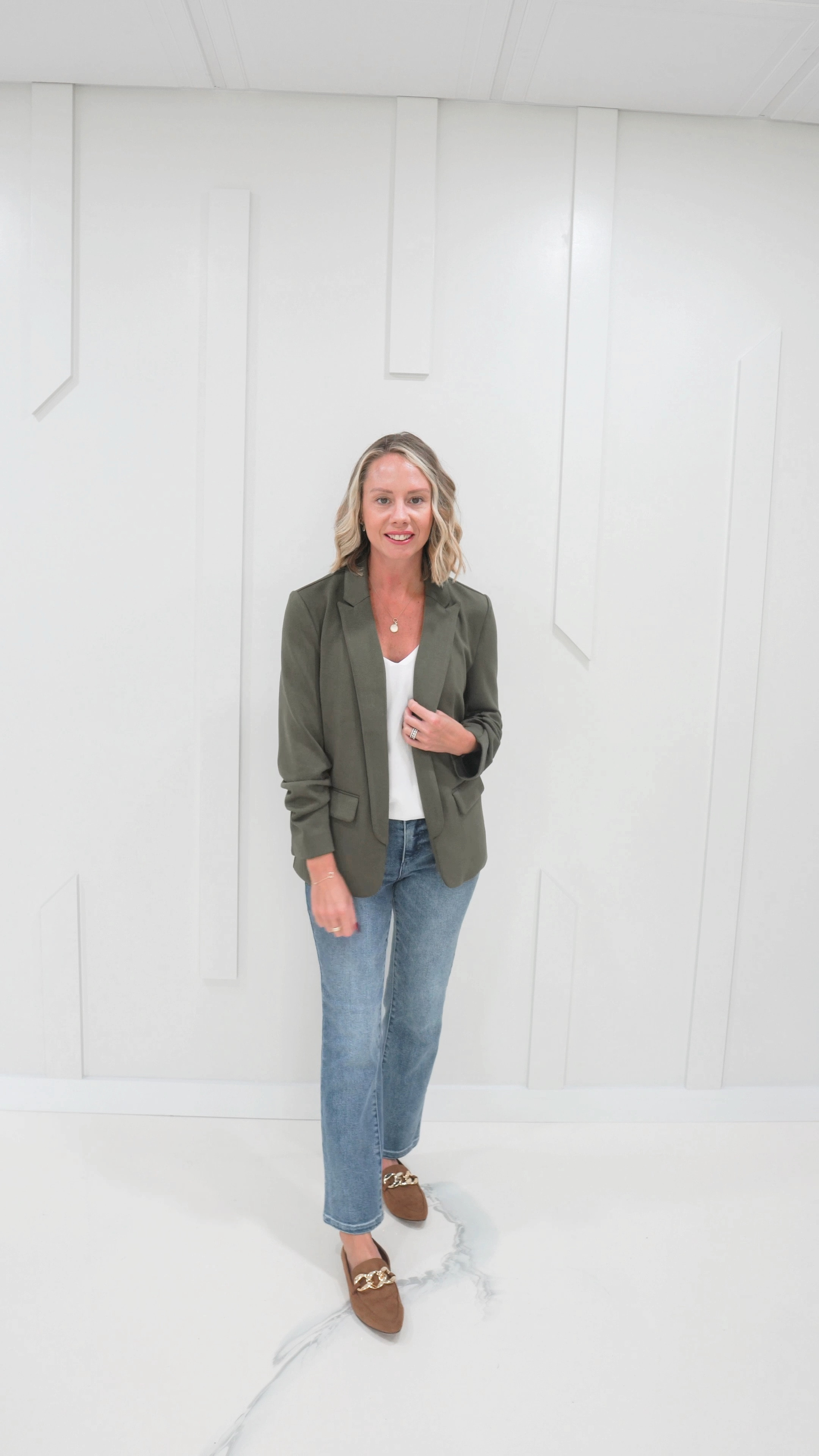 Business casual outfit.. perfect from going to the office to appetizers with friends on a Friday!! 
Fashionablylatemom 
Fall Outfit 
Causal Fashion
Basic Outfit
Walmart blazer 

#LTKstyletip