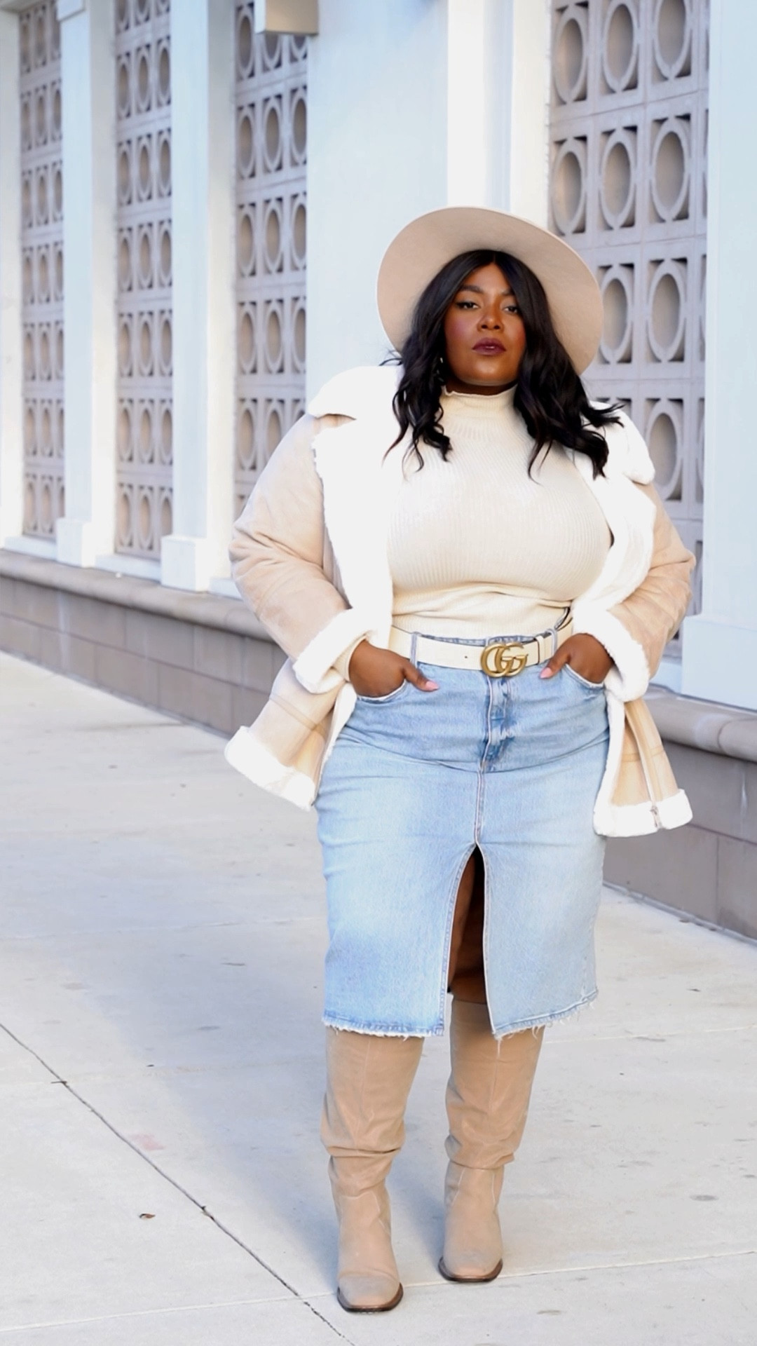 SHEARLING IS TRENDING! This cozy fabric can be found in coats, jackets, boots and blankets. I’ve rounded up some of my favorite ways to incorporate shearling in your life this season. 

#shearlingjacket #shearling #cozyclothea #widecalfboots #plussizethanksgivingoutfit 


#LTKsalealert #LTKplussize #LTKfindsunder100