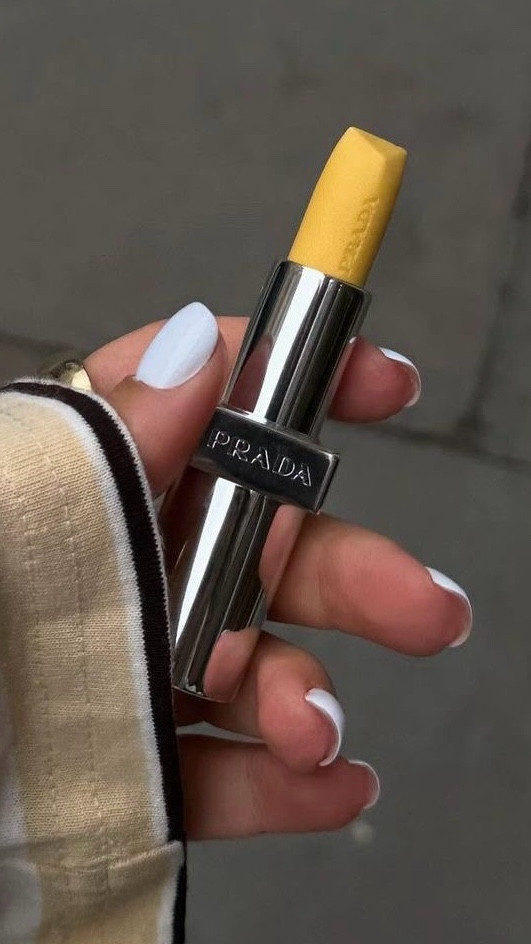 thank you @prada for knowing my lips deserve luxury ✨💋

Wanna try it for yourself? 🫶🏼 check it out here!! -> https://obvs.ly/arianamelina




#PradaBeauty #PradaLipGloss #PRPackage #LuxuryBeauty #HighFashionMood #MakeupGoals #ChicEnergy #BeautyItGirl #GlossyVibes #LuxuryUnboxing #DesignerBeauty #AestheticUnboxing #DreamCollab #LuxuryLifestyle #GlamVibes #PRUnboxing #BeautyGoals

#LTKFindsUnder100 #LTKBeauty #LTKselfcare