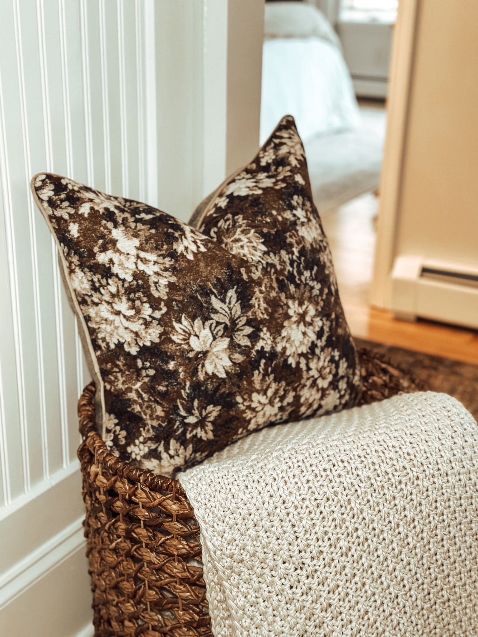 Amazon throw pillow that’s the best quality ! 

#LTKHome