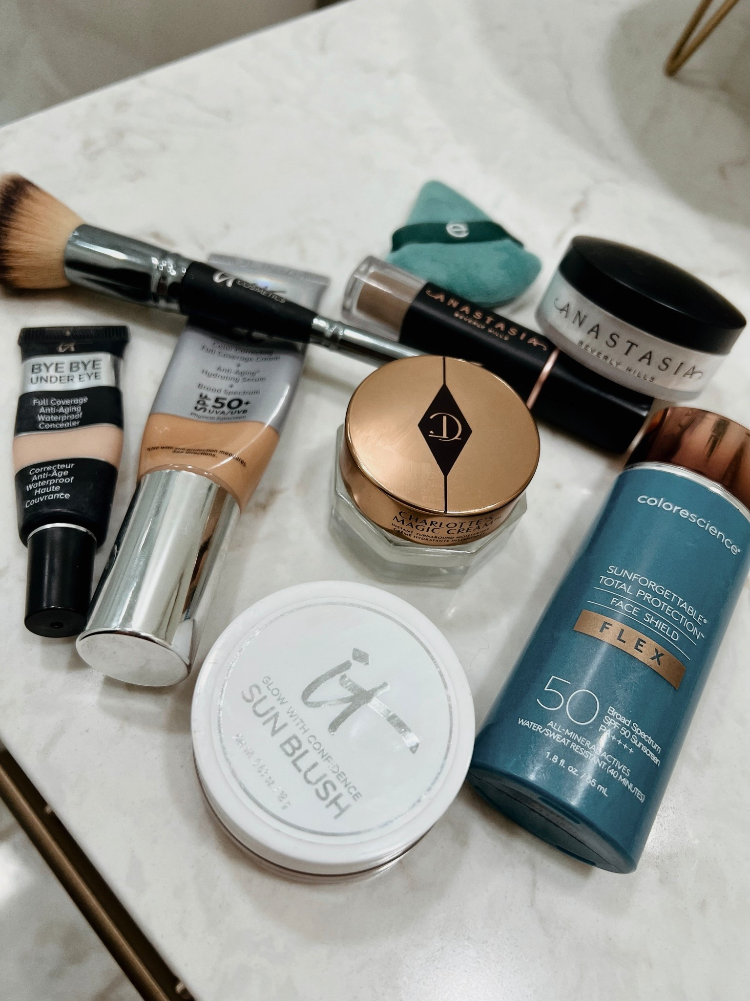My current go-to’s for my skin and moisturizing make up 