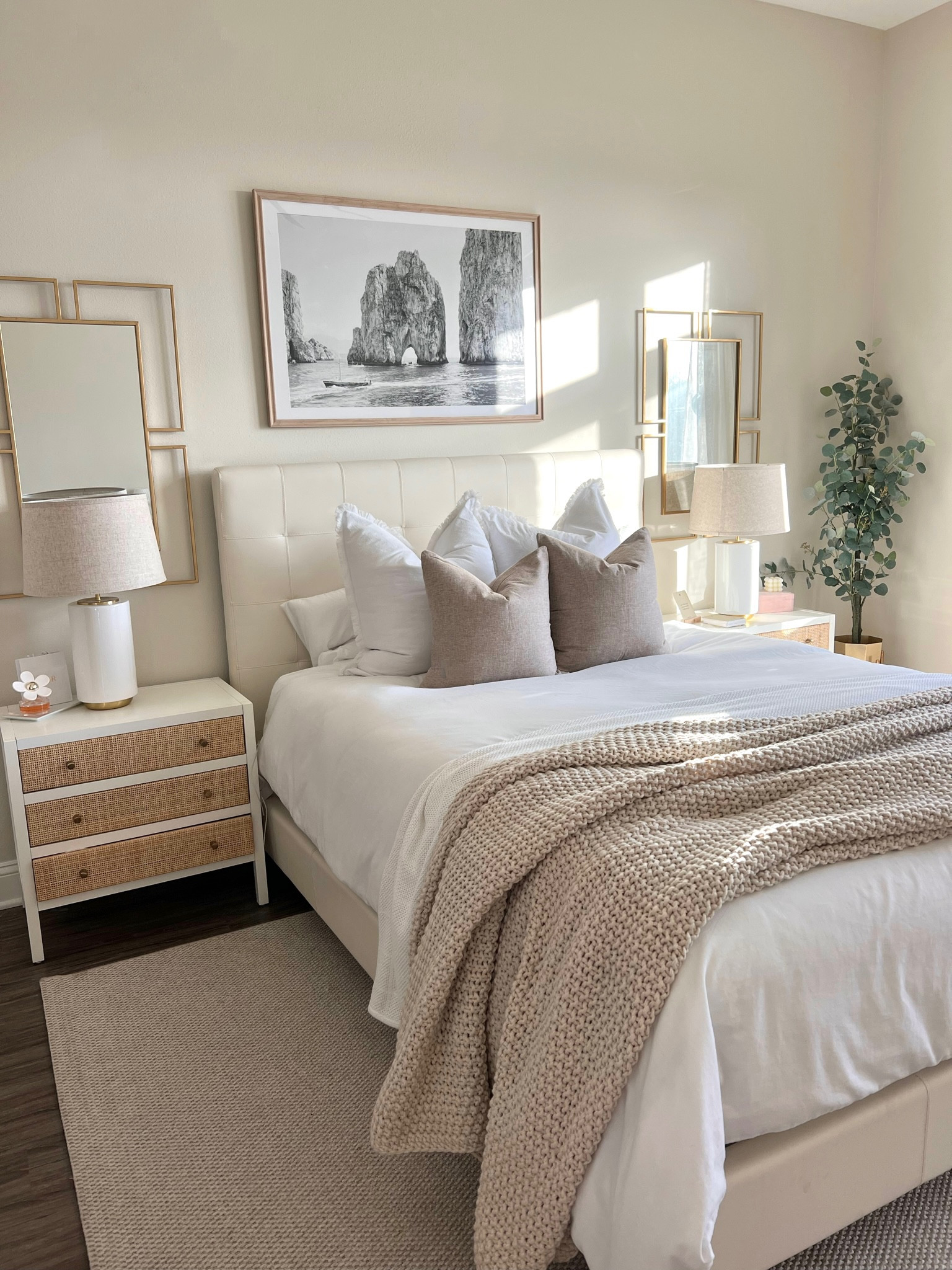 Who doesn’t love a fall makeup over?! 

Transform your space for the new season with some different pillows, lamp shades, a new print, and a different throw! I’ve linked mine below! 

#LTKSeasonal #LTKhome #LTKstyletip