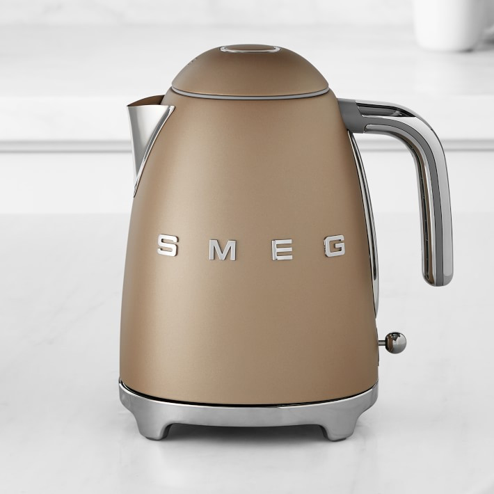 SMEG Electric Kettle 3D Logo | Williams-Sonoma