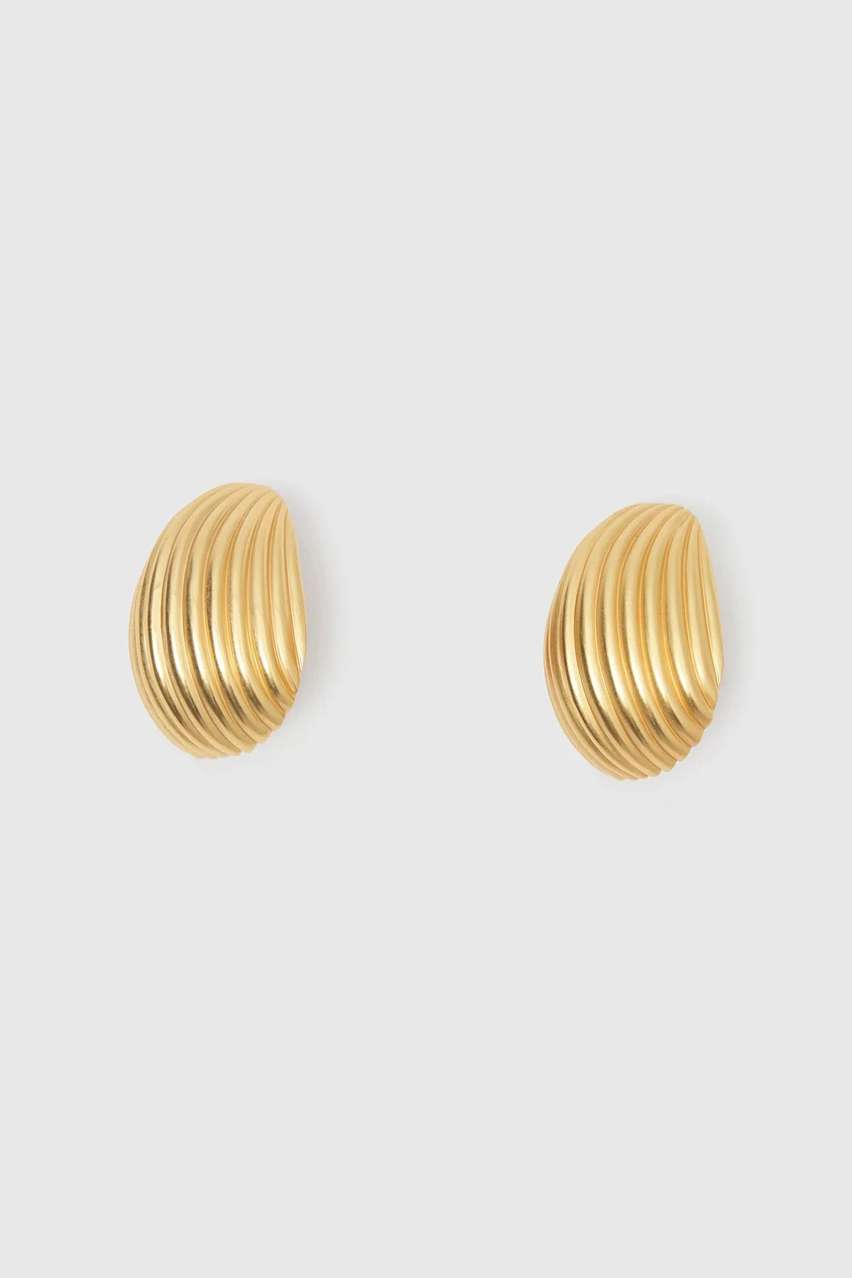 CAMILLA AND MARC Freya Clip Earring in Gold. | CAMILLA AND MARC (ANZ)