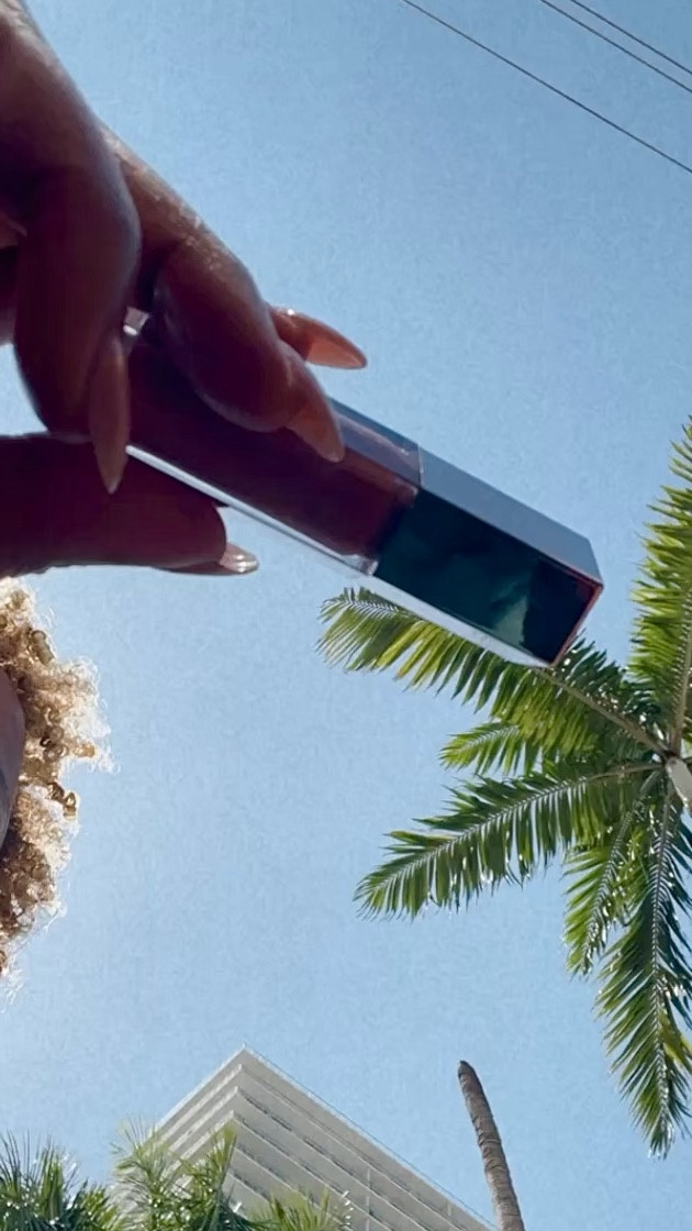 What’s always in my handbag? Fenty Heat. 🔥

#LTKBeauty #LTKGiftGuide