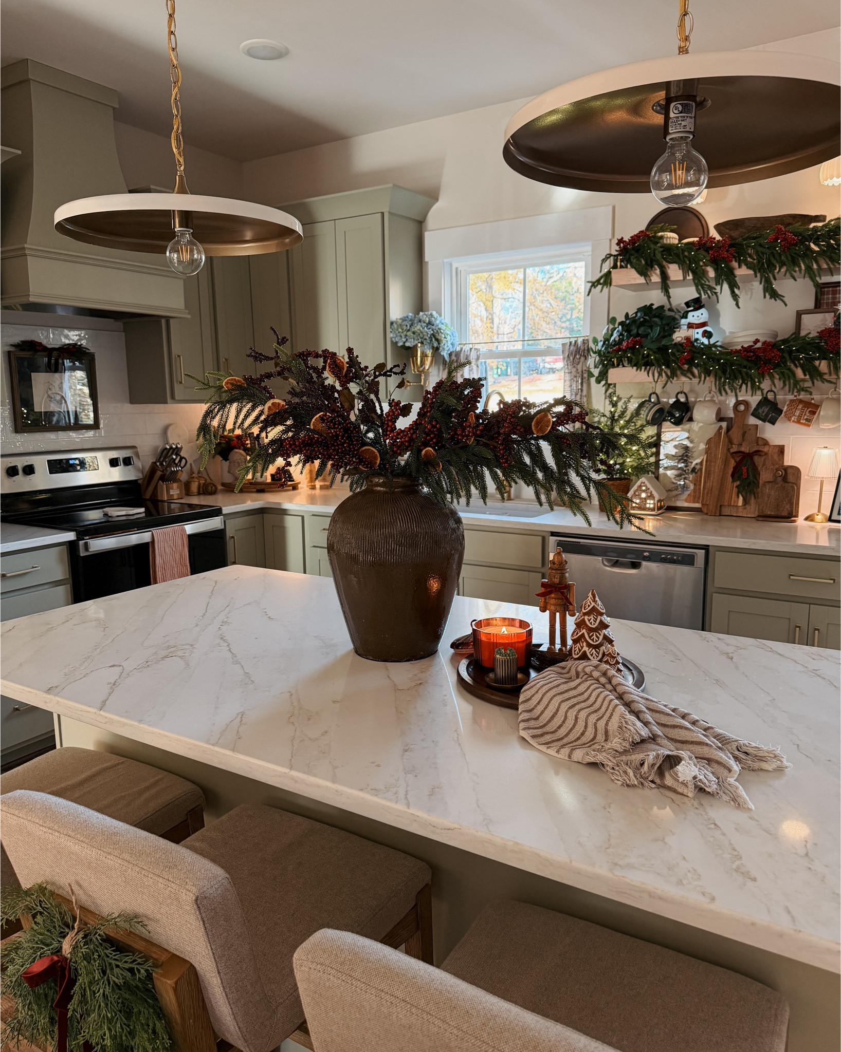 Christmas kitchen captures ♥️✨

#LTKU #LTKHoliday #LTKSeasonal