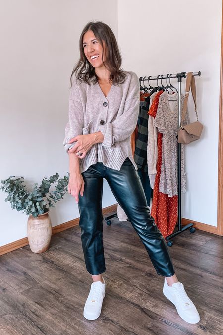 Amazon fashion fall family photo outfit idea!

Oversized cardigan, small
Abercrombie faux leather ankle pants, 26
White sneakers, Nike sneakers

Fall outfits, work wear
Fall outfit 
Amazon finds 
Fall family pics


#LTKshoecrush #LTKSeasonal #LTKSale