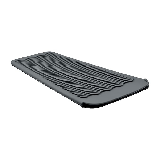 EIOKIT Silicone Heat Resistant Travel Mat Pouch for Hair Straightener,Crimping Iron,Hair Curling ... | Amazon (US)