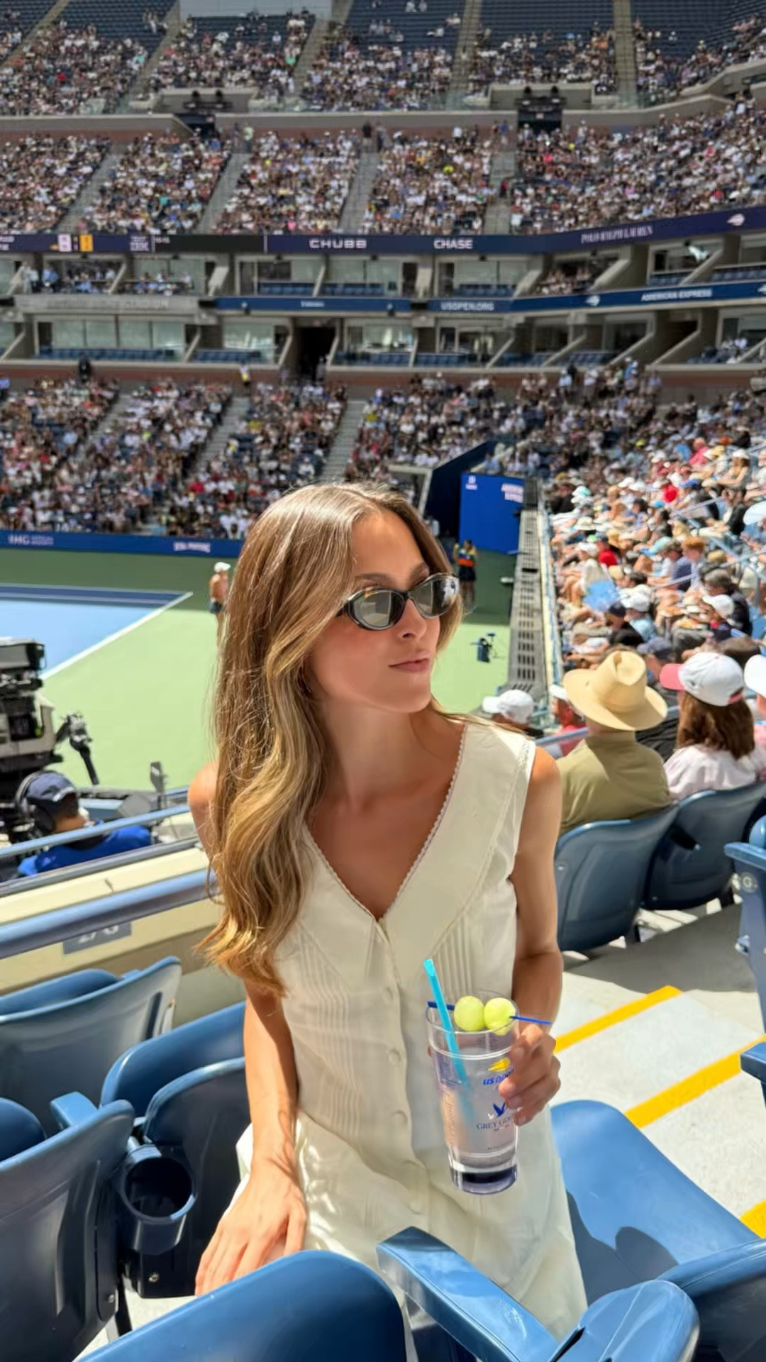 I’m so serious rn pls tag me in your fall outfit hauls and us open fit checks on tik tok and I will spam your comments with support 🌟😍 @nordstrom #nordstrompartner