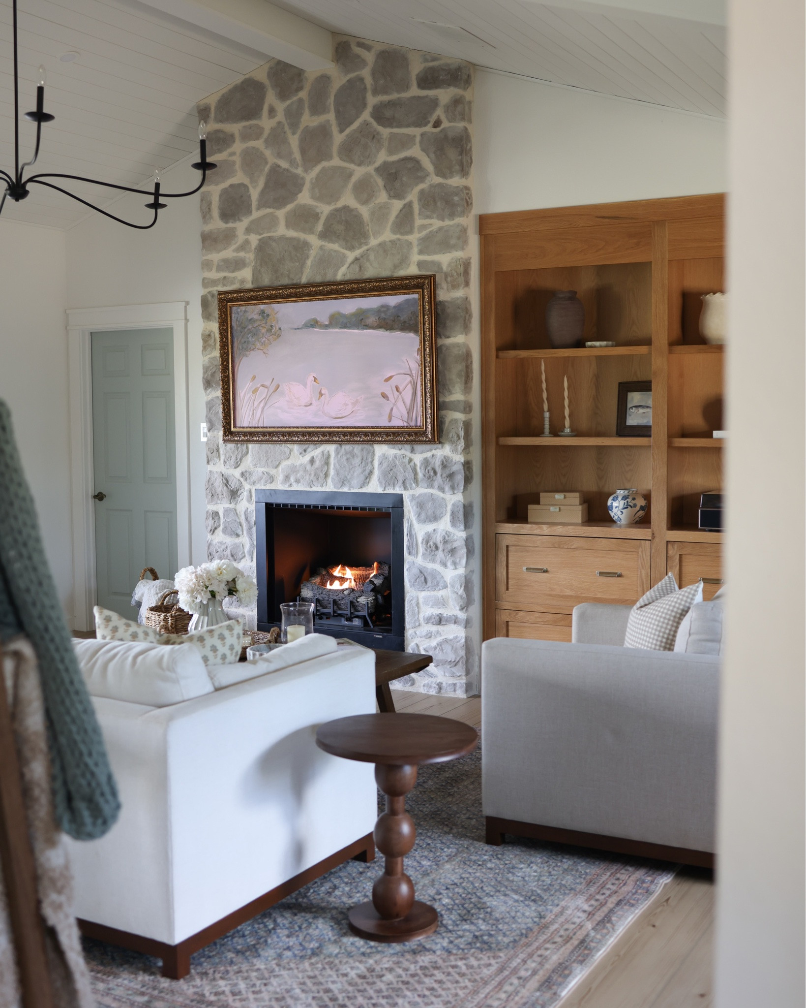 A little more color and coziness in the living room just in time for fall 🍂

I chose the Penrose rug in Lagoon Beige from the new @heidicaillierdesign x @joonloloi collection and I love it even more in this room than I thought I would. The colors are so soft and pretty, it’s incredibly soft under bare feet, and it made the whole room feel instantly warmer and more collected.

#HeidiCaillierxJoonLoloi #JoonLoloi #LoloiRugs