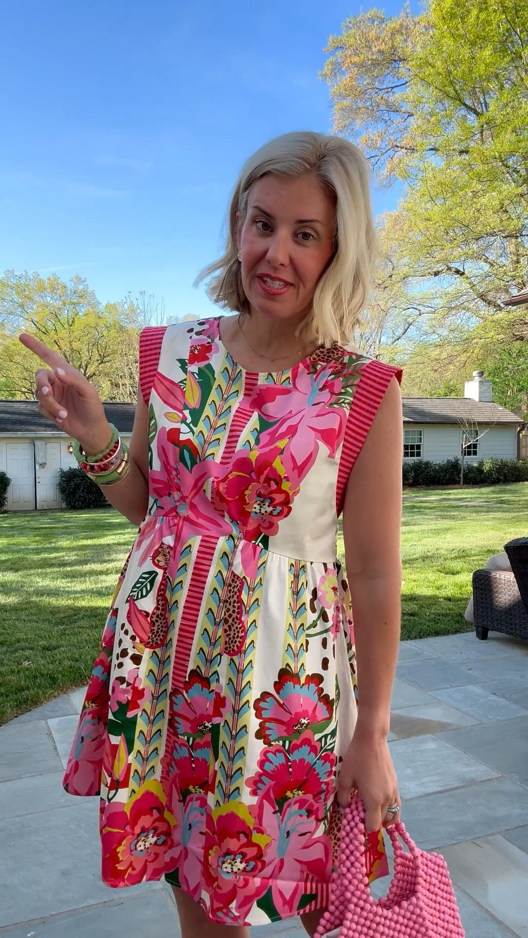 Are you a nosy rosy?!? Let’s round up the best sellers for the week! Y’all they are really good ones if I say so myself!

#LTKOver40 #LTKdayinmylife #LTKmomlife