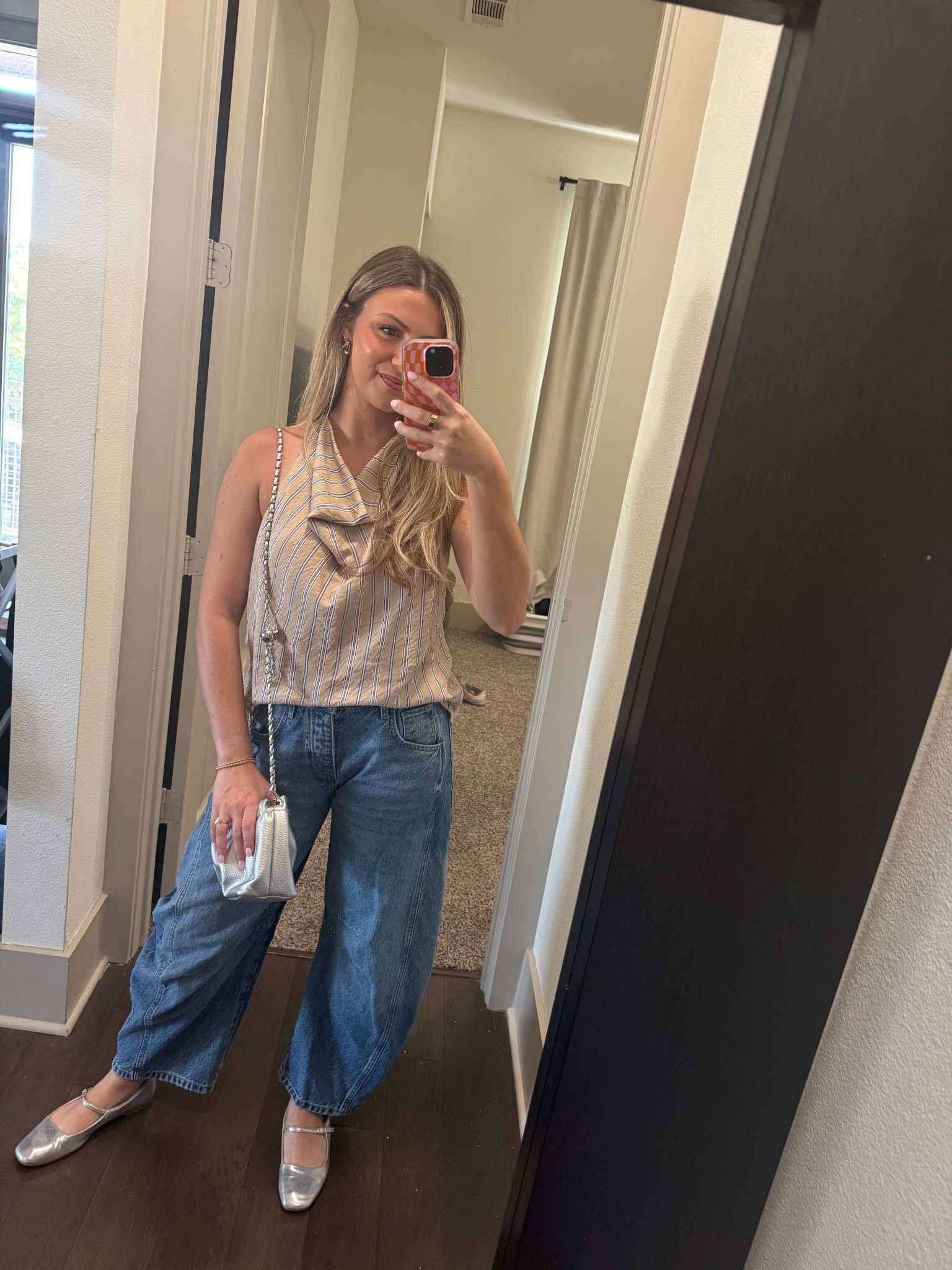 Dinner outfit! 

Barrel jeans
High neck top