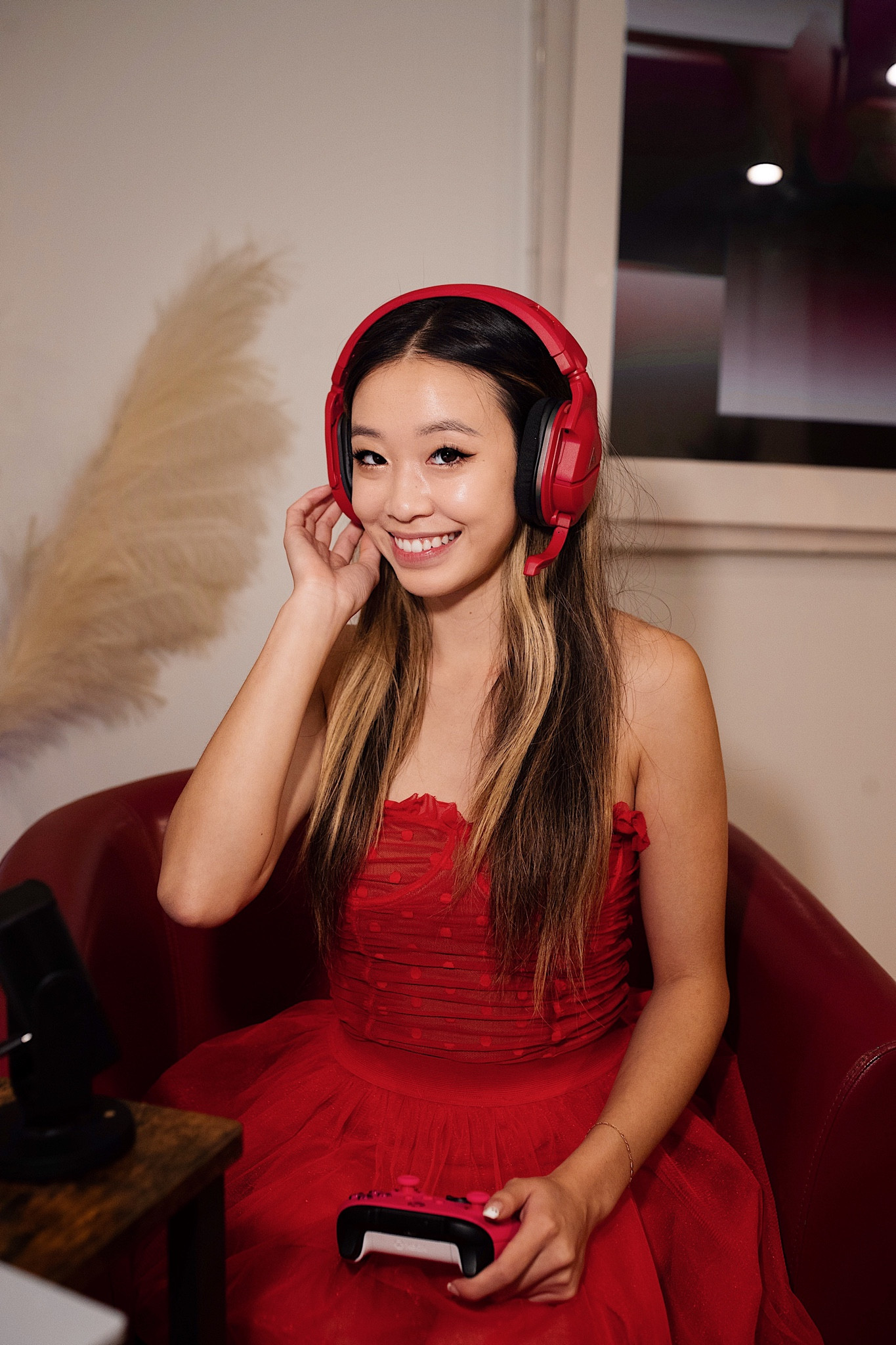New headphones, who dis? 

My 🎧 match my outfit now 😜 #Ad Copped the limited edition Turtle Beach Stealth 600 Gen 2 in midnight red @target ♥️ hurry and grab yours, I linked it in my stories with @Shop.LTK and at https://liketk.it/3TBj0 #TargetTopTech #TopTech #Holidaygifts #Target #TargetPartner #liketkit

#LTKSeasonal #LTKHoliday #LTKU