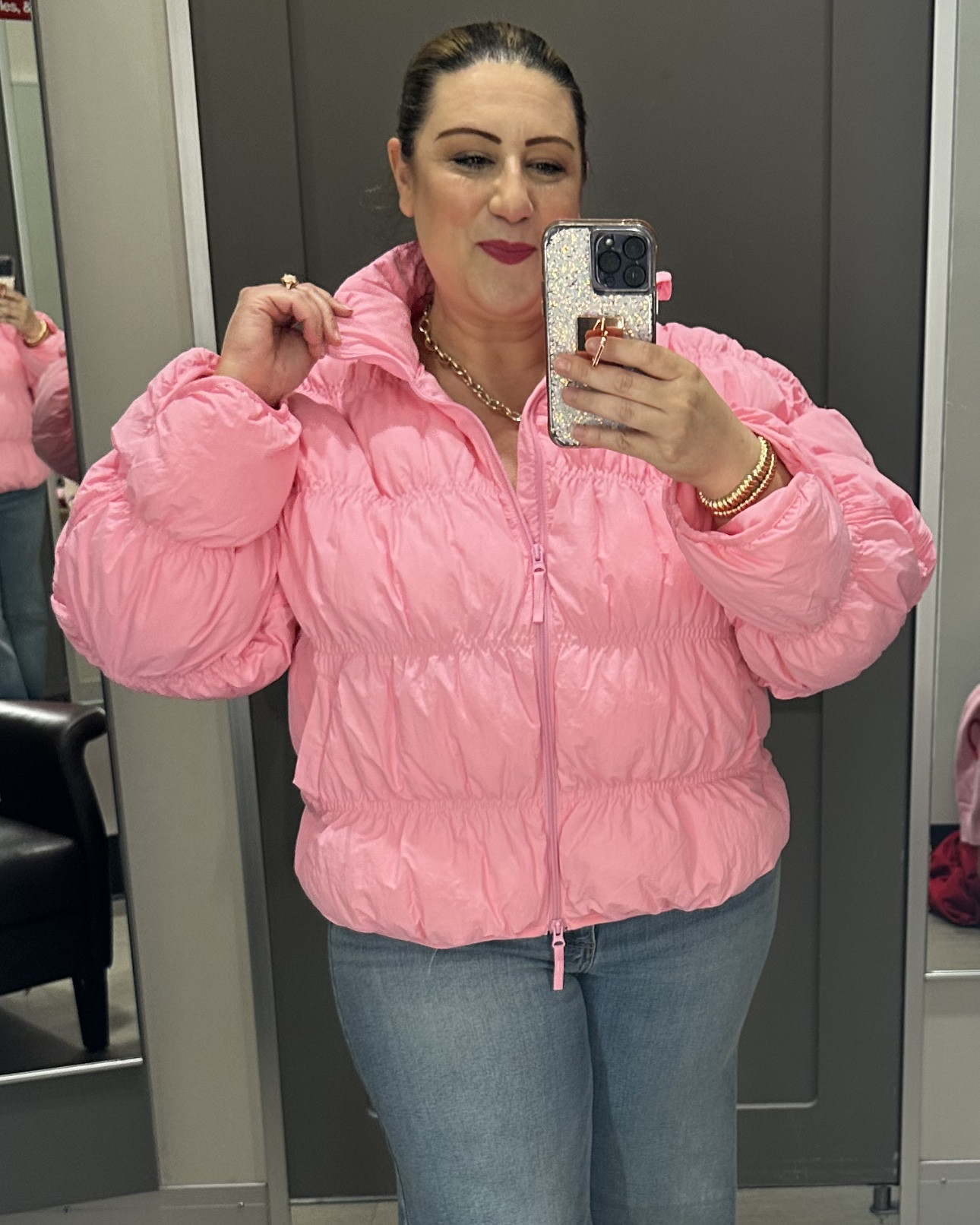 Well tickle me PINK 💕 this jacket is adorable 🥰 

It comes is other bright colors too. Everything is 🔗 in my LTK or comment “ pink “ for me to send the deets to ya. 


For ref. I’m a size 16/18 & am wearing a size XXL jacket & 14 in the wide leg jean.
#puffjacket #winterjacket #wintercoat
#pinkjacket #bubblejacket #winteroutfit #winterootd #size18 #size16 #size14 #size12 #midsize #plussize #plussizestyle #midsizestyle #target #targetfinds #targetfashion #targetstyle #newarrival 

#LTKMidsize #LTKootd #LTKmomlife