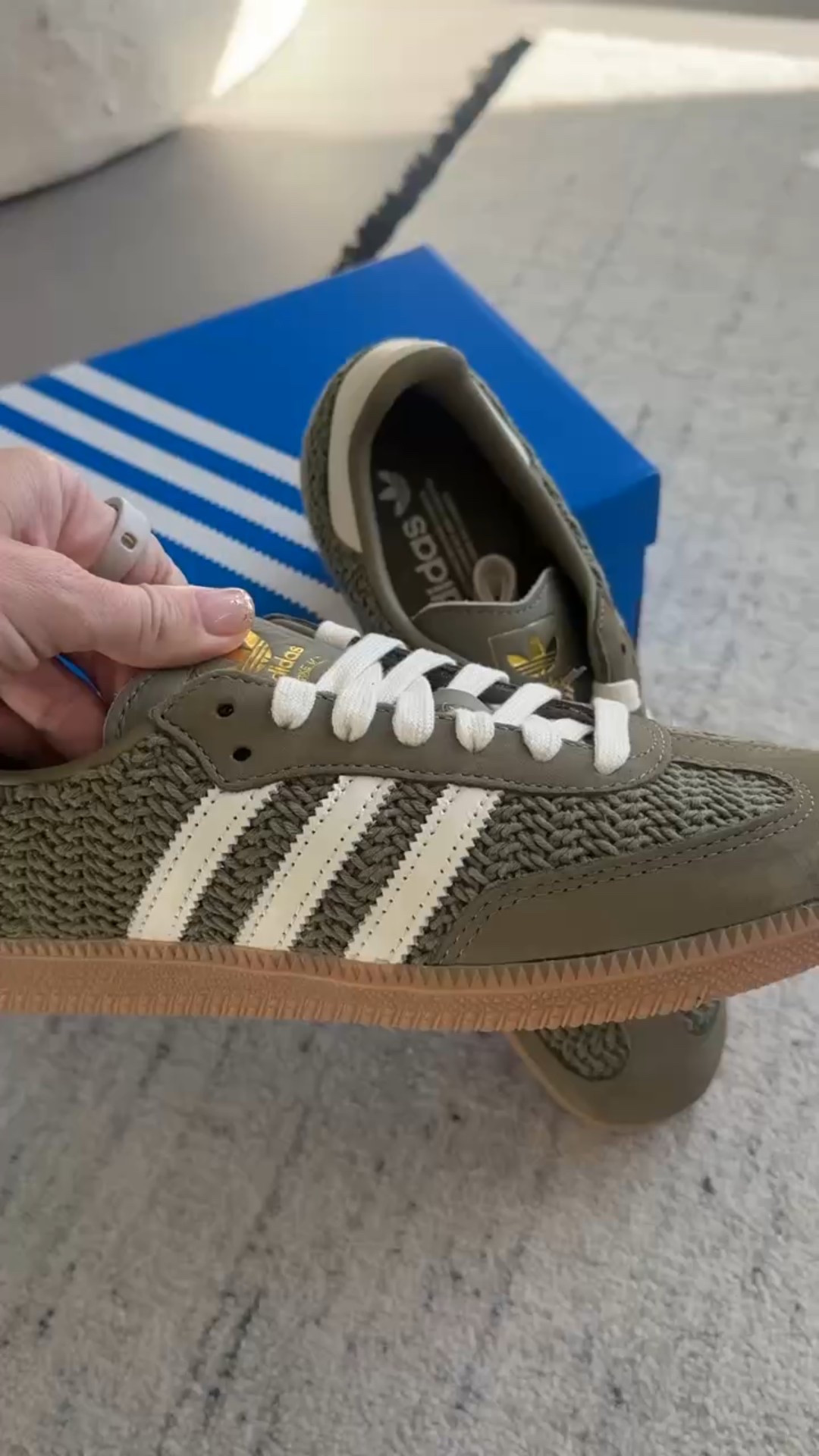Dying over these adidas sambas!!