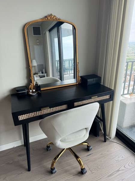 New vintage mirror, vanity/desk, and velvet chair from Wayfair for my new apartment in the city 🫶🏽

#LTKsalealert #LTKhome #LTKstyletip