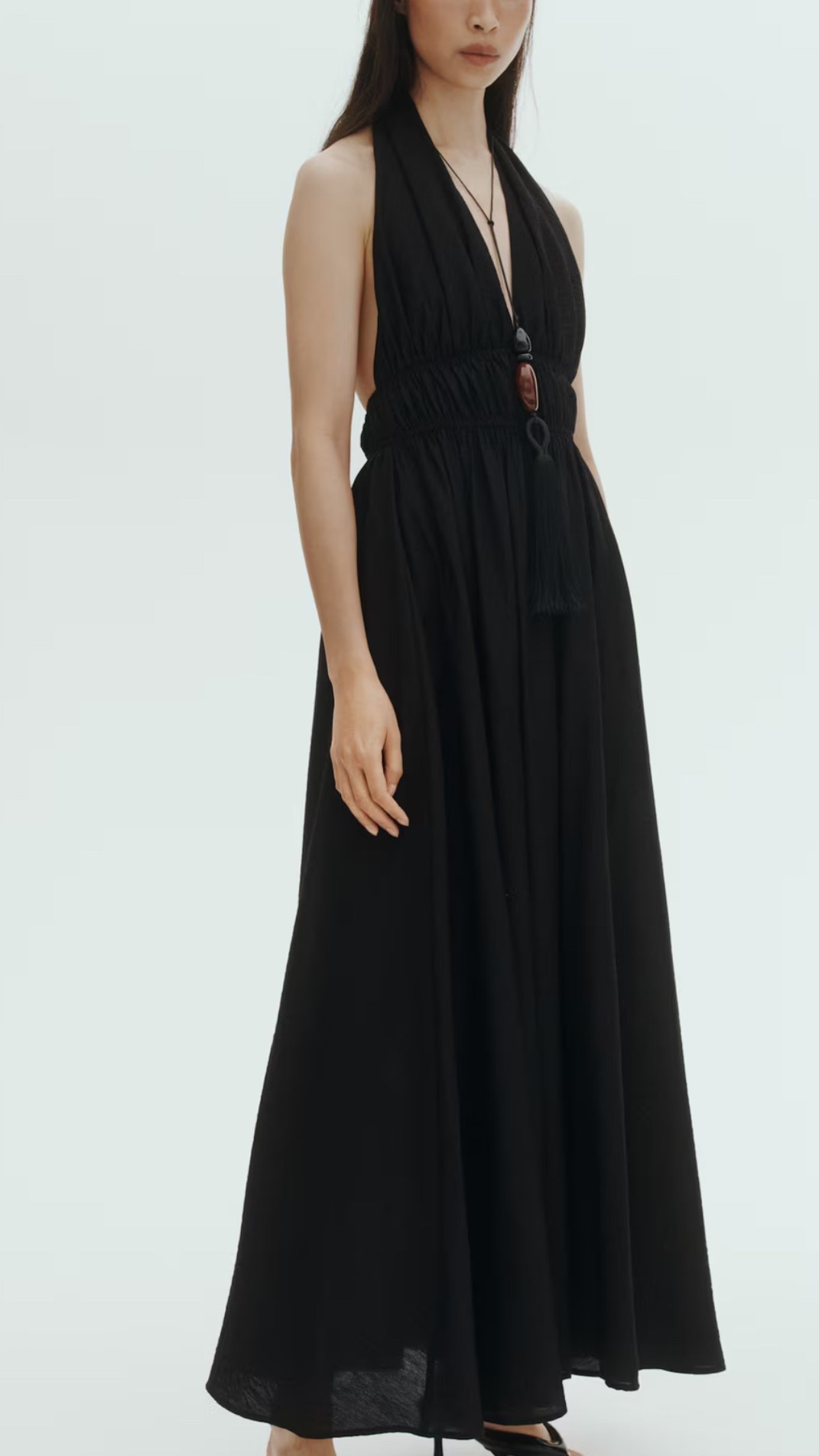 H&M 🔥 find
FLARED HALTERNECK DRESS
Now $27.99
From $34.99

#LTKSaleAlert