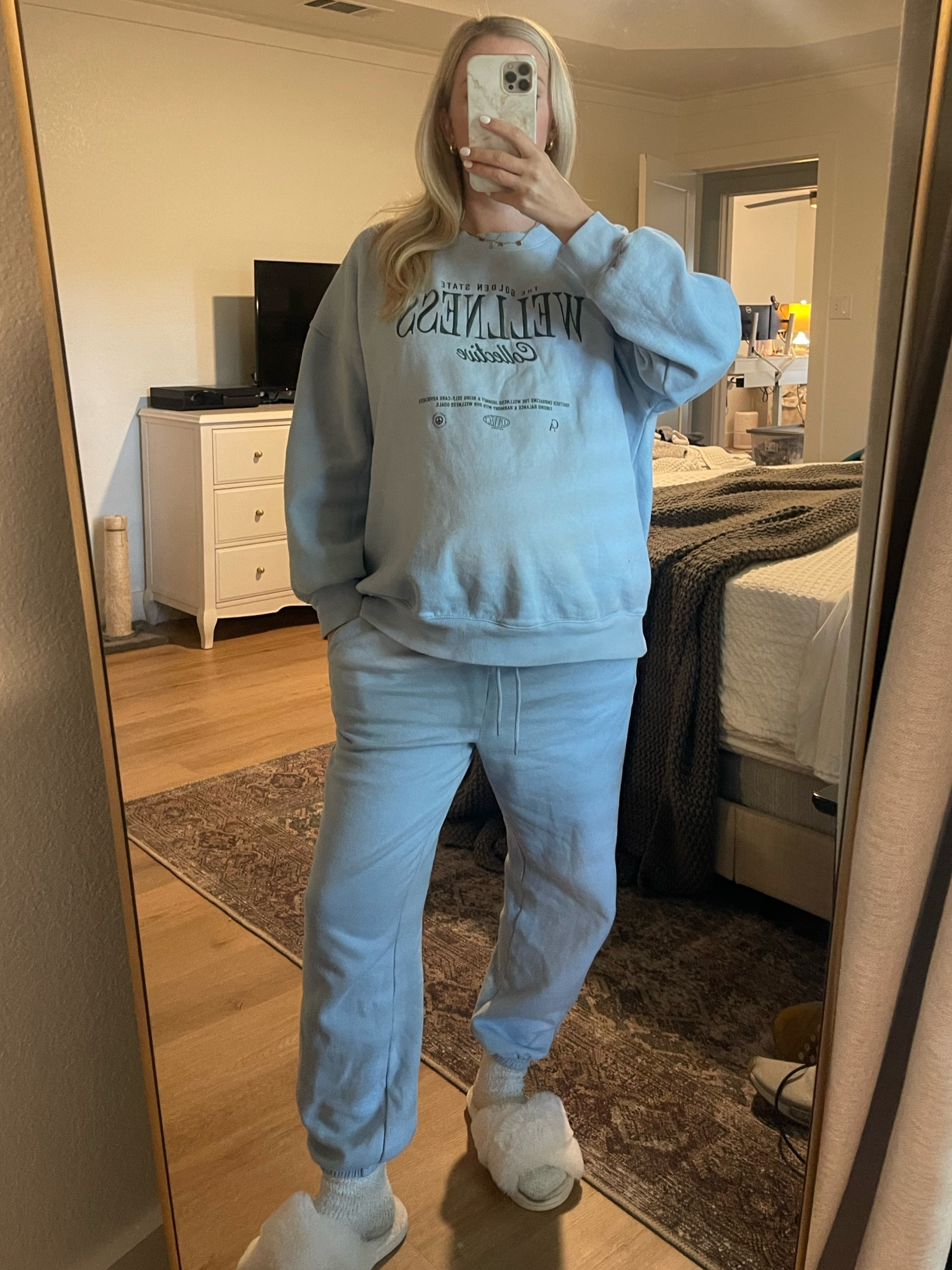 Wearing a size large in top & medium in bottomshe's

#LTKHoliday #LTKStyleTip #LTKBump