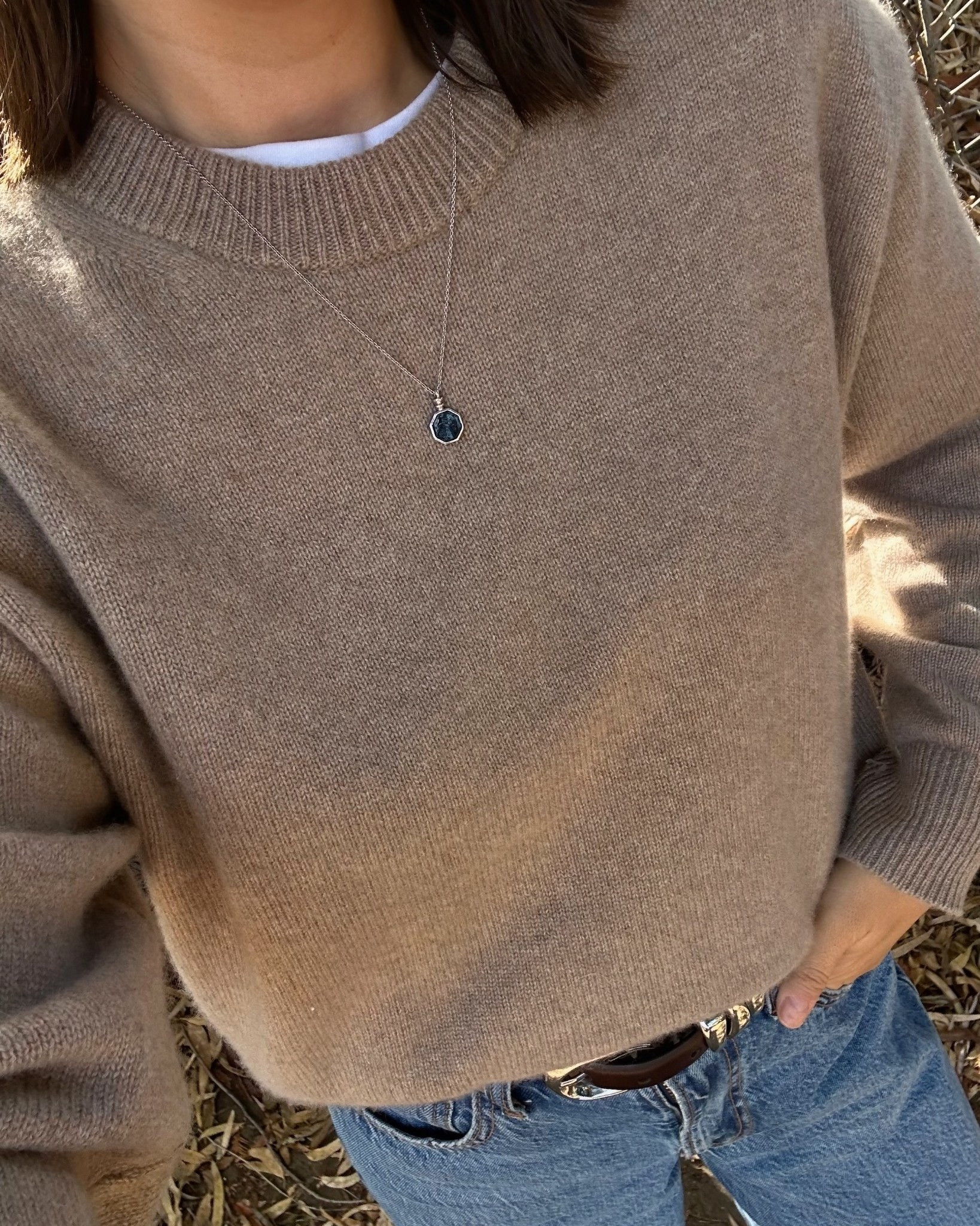 One of the best oversized cashmere sweaters! Perfectly oversized and can wear untucked or tucked. Soft and a nice thickness 

SOPHIYA Elena necklace - 30% off flash sale 
Aritzia cashmere sweater - wearing small
Abercrombie wide leg jeans
Madewell belt 
