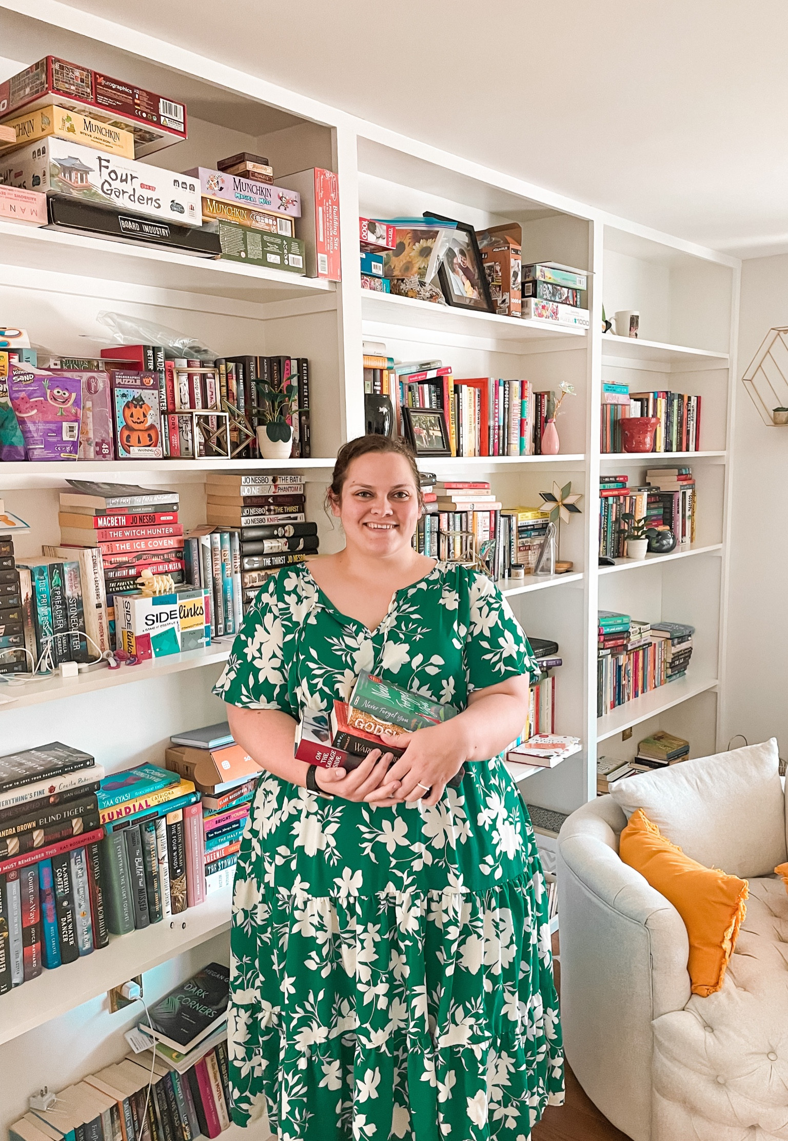 Bookshelf, bookshelves, built-in bookshelves, plus-size dress, plus-size work wear, business casual, floral dress, books to read, reading chair

#LTKworkwear #LTKhome #LTKcurves
