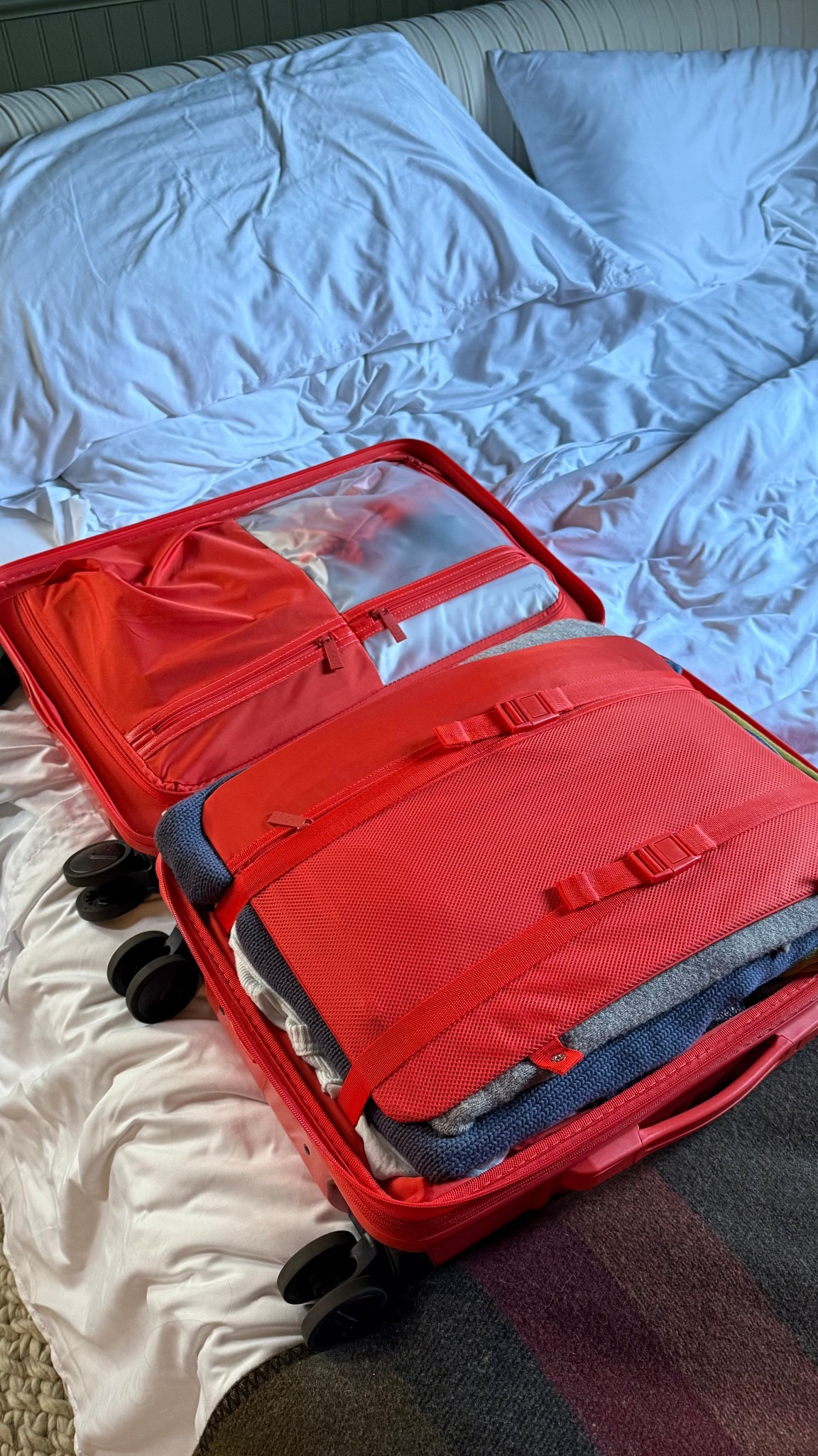 i was today years old when I realized what this compressing thing was in my luggage lol, makes me love it even more 