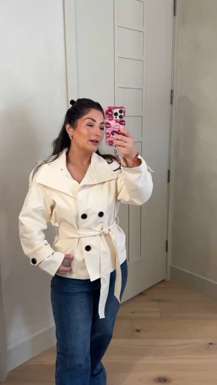 LOVE!!! The quality of this jacket is so nice!! 

Cropped trench with funnel neck! Size small, jeans size 27 

5'0" 140lbs

#LTKPetite #LTKootd #LTKSeasonal