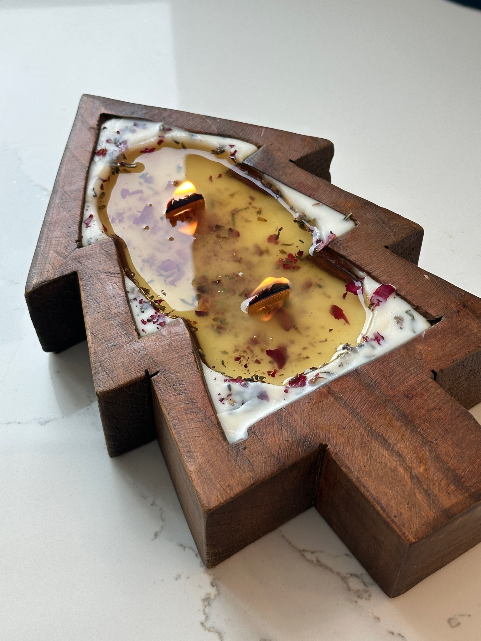 Loving our  Christmas Tree Dough Bowl Candle 🕯️🎄🏡 



#LTKHoliday #LTKCyberWeek #LTKGiftGuide