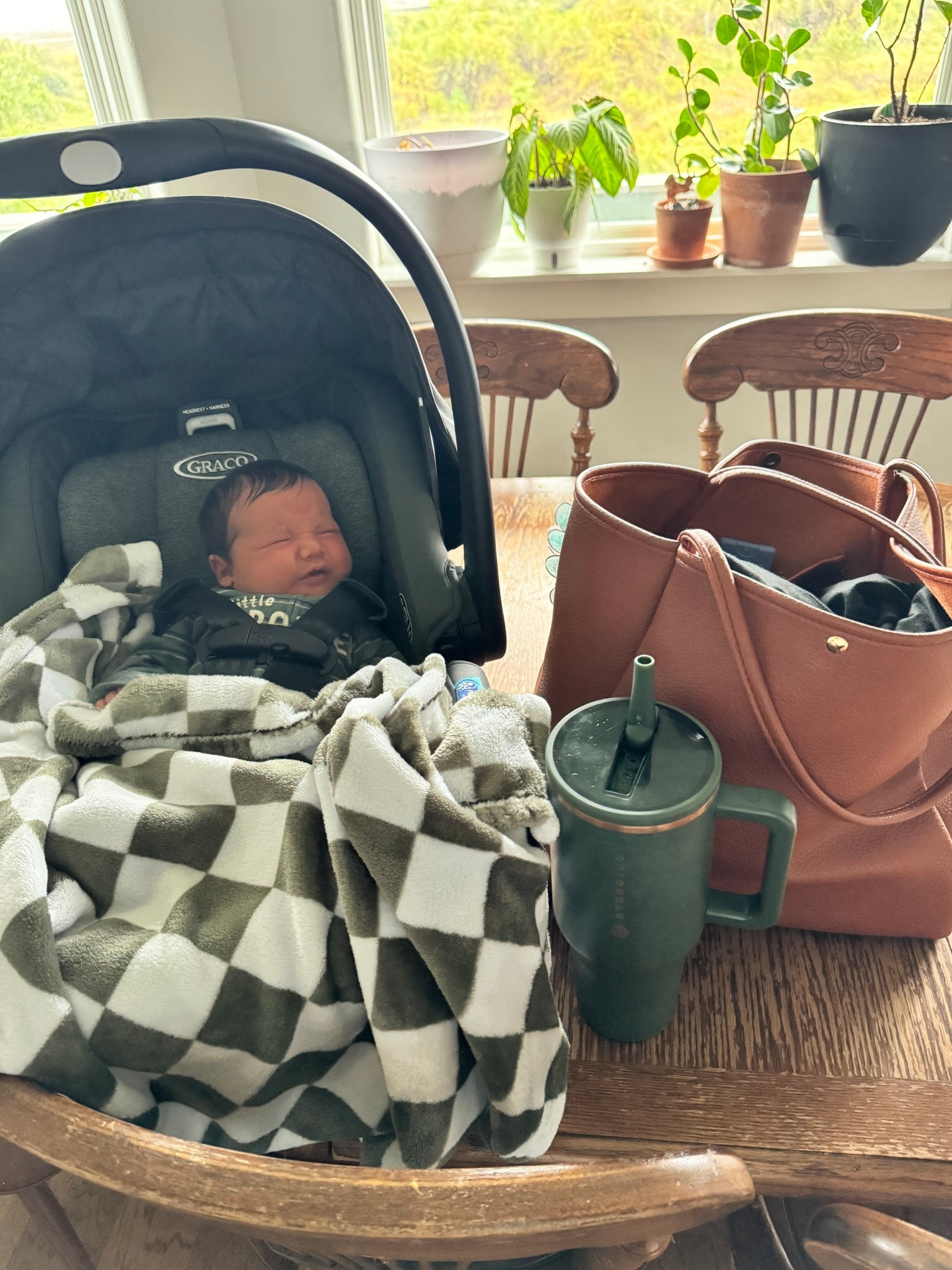 This year I’m all about the green & leather winter aesthetic!



#LTKHoliday #LTKmomlife #LTKBaby