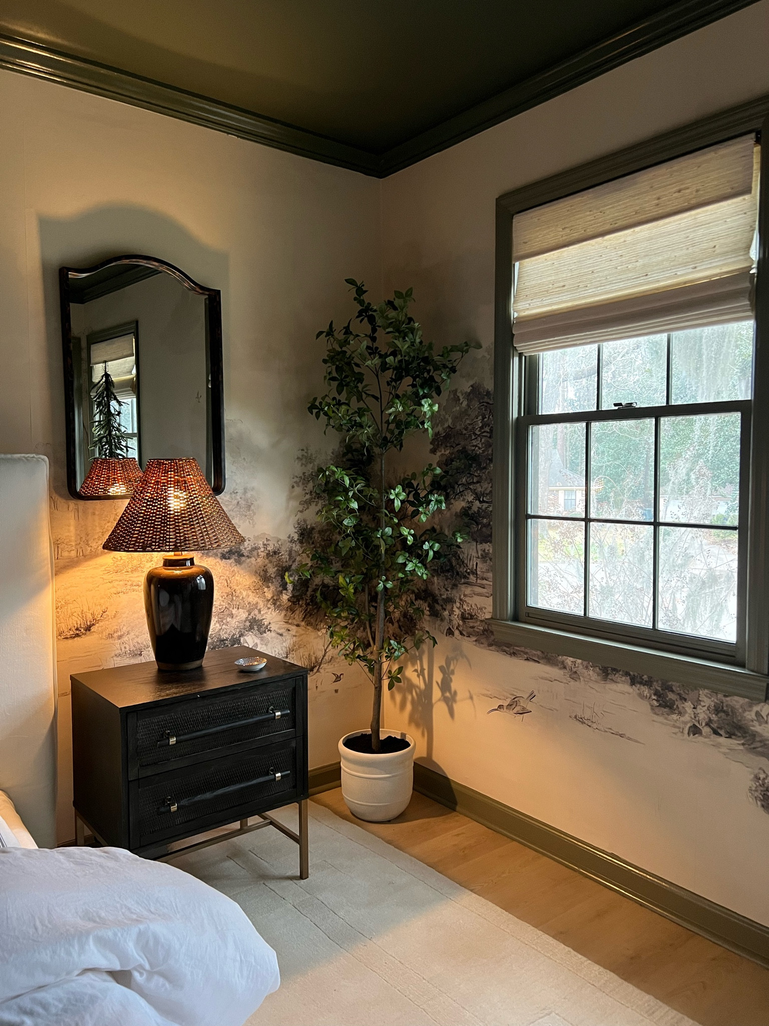 This faux tree is SO good and affordable!  Run don’t walk 🏃🏻‍♀️

#LTKhome