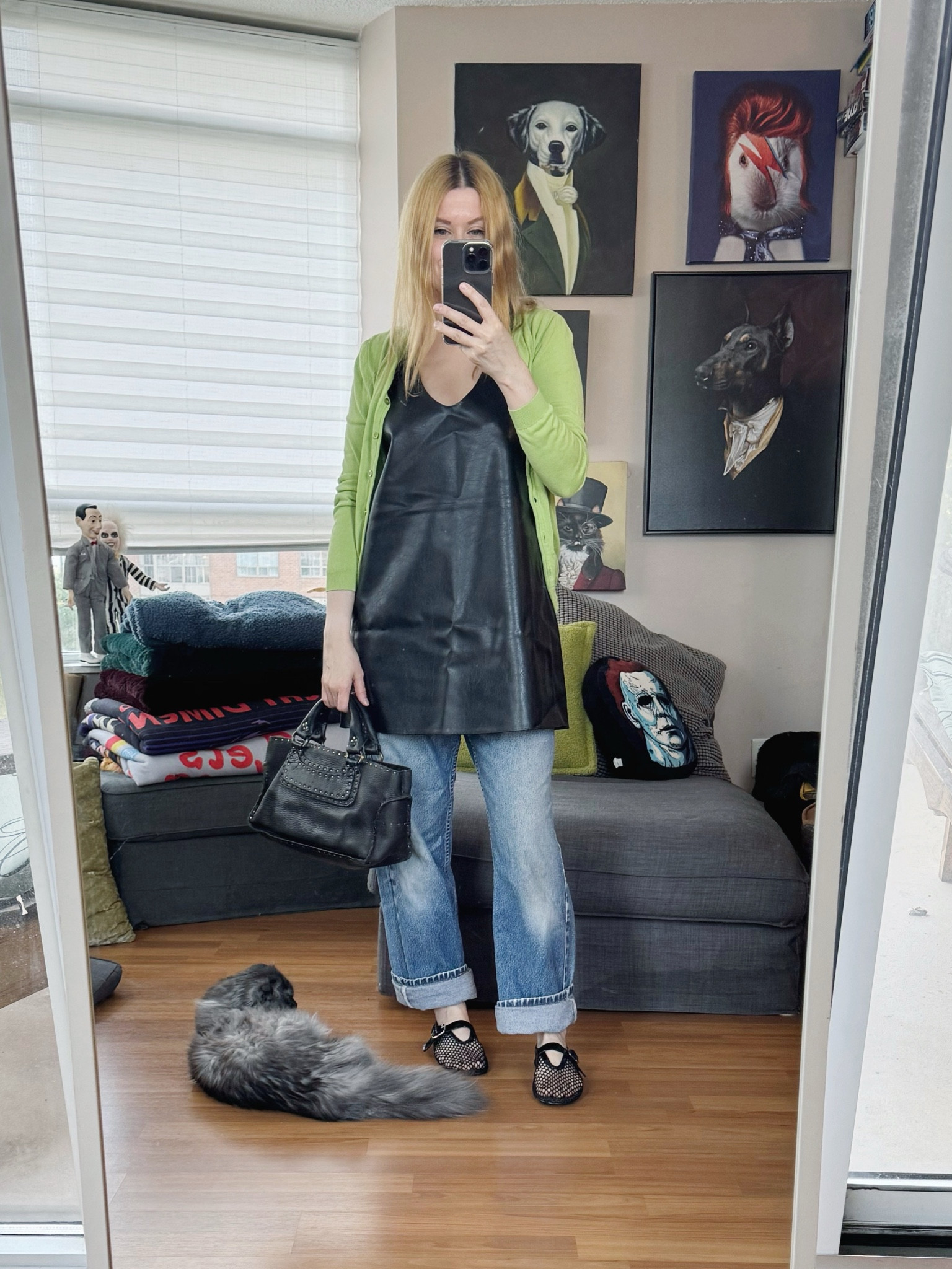 I’m feeling more alive today, but not enough to steam 😬
Cardigan, jeans, and bag are vintage. 

 •
#falllook #vintageceline  #torontostylist #StyleOver40 #vintagemoschino  #secondhandFind #fashionstylist #slowfashion #FashionOver40  #MumStyle #genX #genXStyle #shopSecondhand #genXInfluencer #genXblogger #secondhandDesigner #Over40Style #40PlusStyle 


#LTKItBag #LTKOver40 #LTKStyleTip