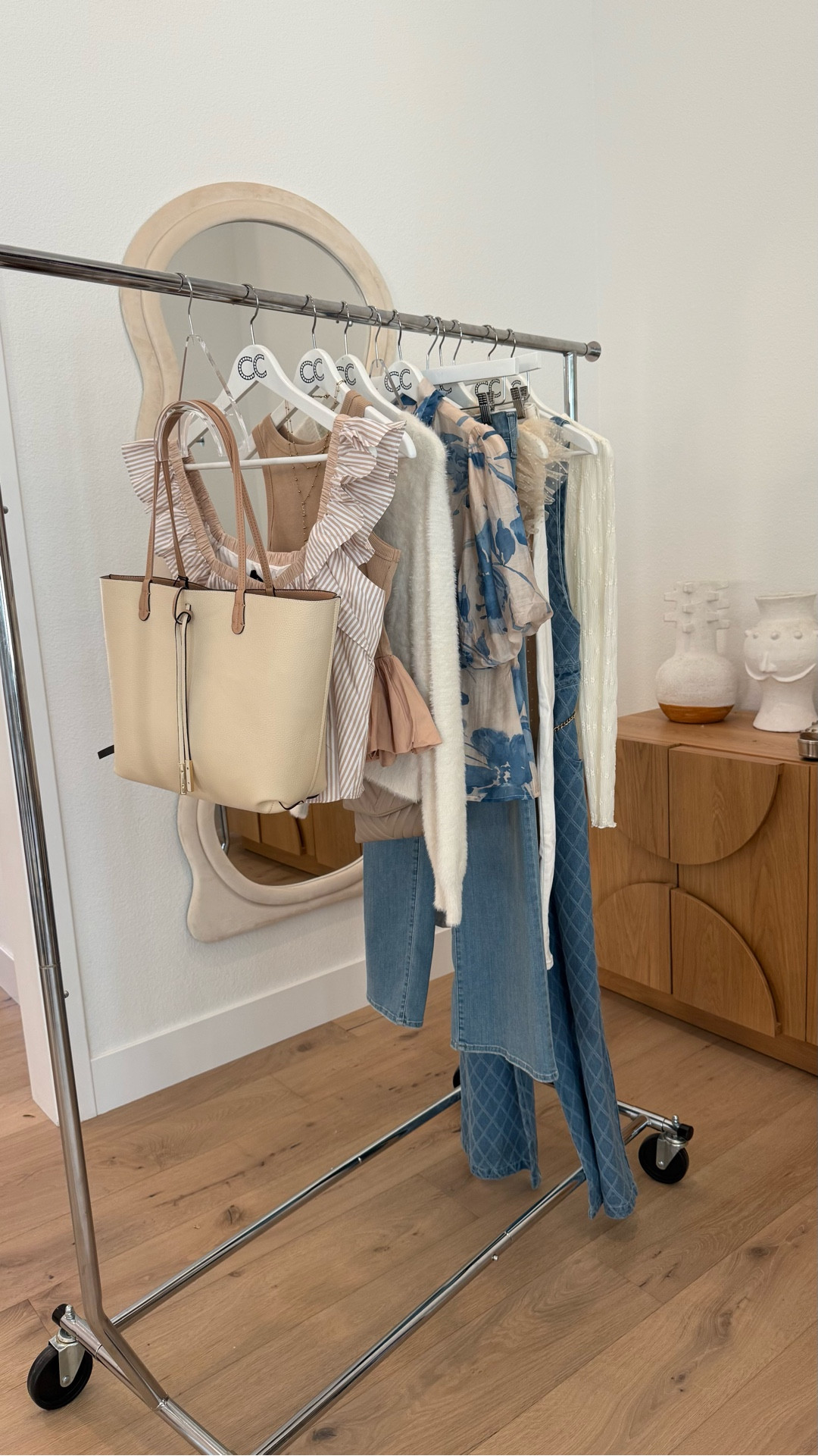 Don’t worry everything just looks expensive!
 
Calling all Luxe lovers - featuring pieces I helped buy with MTT so you can shop my signature high low mix of brands on line and local. 