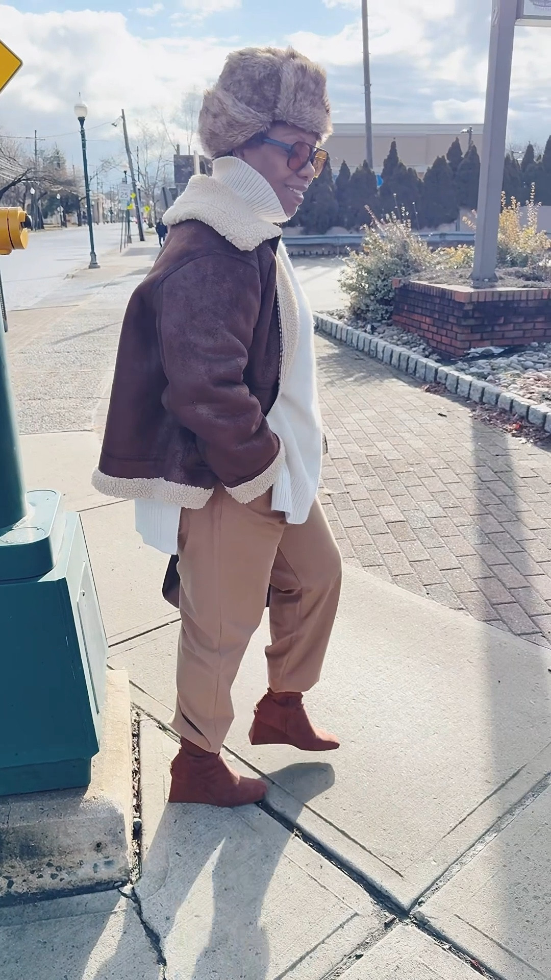 Sunday OOTD | Wedge Boot Test
Sunday outfit, worn in real life. Neutral layers, comfortable proportions, and new Sam Edelman wedge boots put to the walk test. Easy, practical, and comfortable enough to keep moving.

#sundayootd #everydayoutfit #neutralstyle #comfortablefashion #midsizestyle #effortlessstyle

#LTKootd #LTKMidsize #LTKOver40