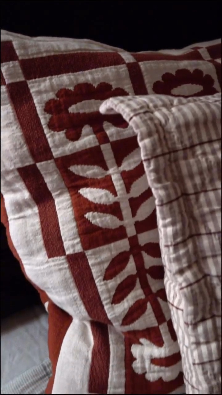 #ad A refresh in my son’s room with some timeless pieces from @SCHOOLHOUSE 🤍 I wanted the space to feel lighter and more layered, so I started with a soft neutral base and added in cozy texture and pattern with the Channeled Cotton Quilt in Slate, Stillwater Floral Sham, and Diamond Ticking Quilted Pillow Sham, all in Auburn. The Sidnie Portable Lamp in Persimmon adds the perfect pop of color! I’ve linked everything in my LTK shop so you can easily shop the full look. #schoolhousespringstyle #schoolhousepartner

Use BUTFORLOVE at checkout and receive 10% off! 

Comment SHOP below to receive a DM with the link to this post on my LTK ⬇ https://liketk.it/5fiCn

.

..

…
#butforlove #butforlovehome #summer #roomrefresh #boysroom #teenroom #ltk #ltkhome