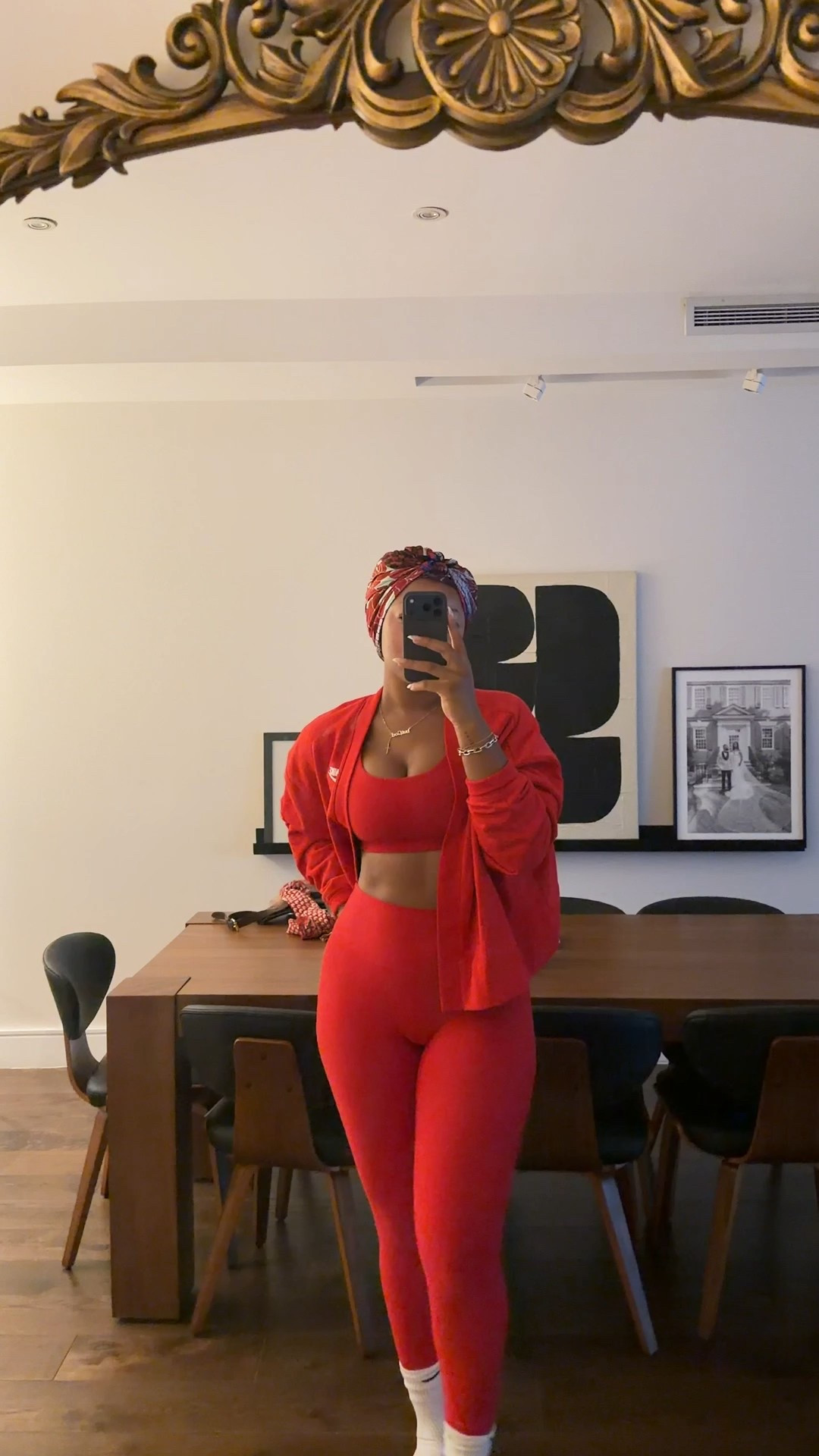 Workout OOTD! Medium top. Large bottom. Xl cardigan ❤️