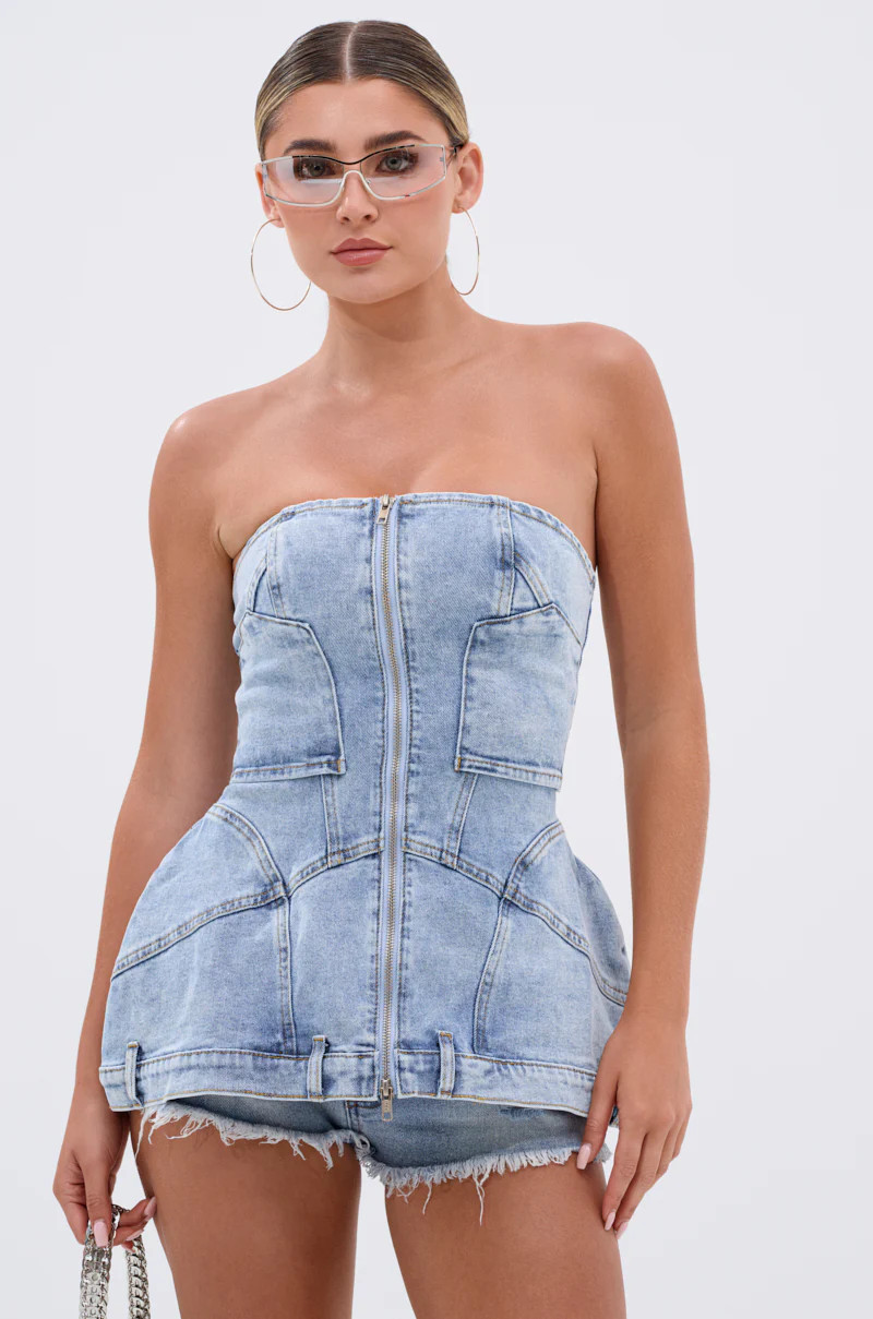 UPSIDE DOWN DENIM BLOUSE | AKIRA