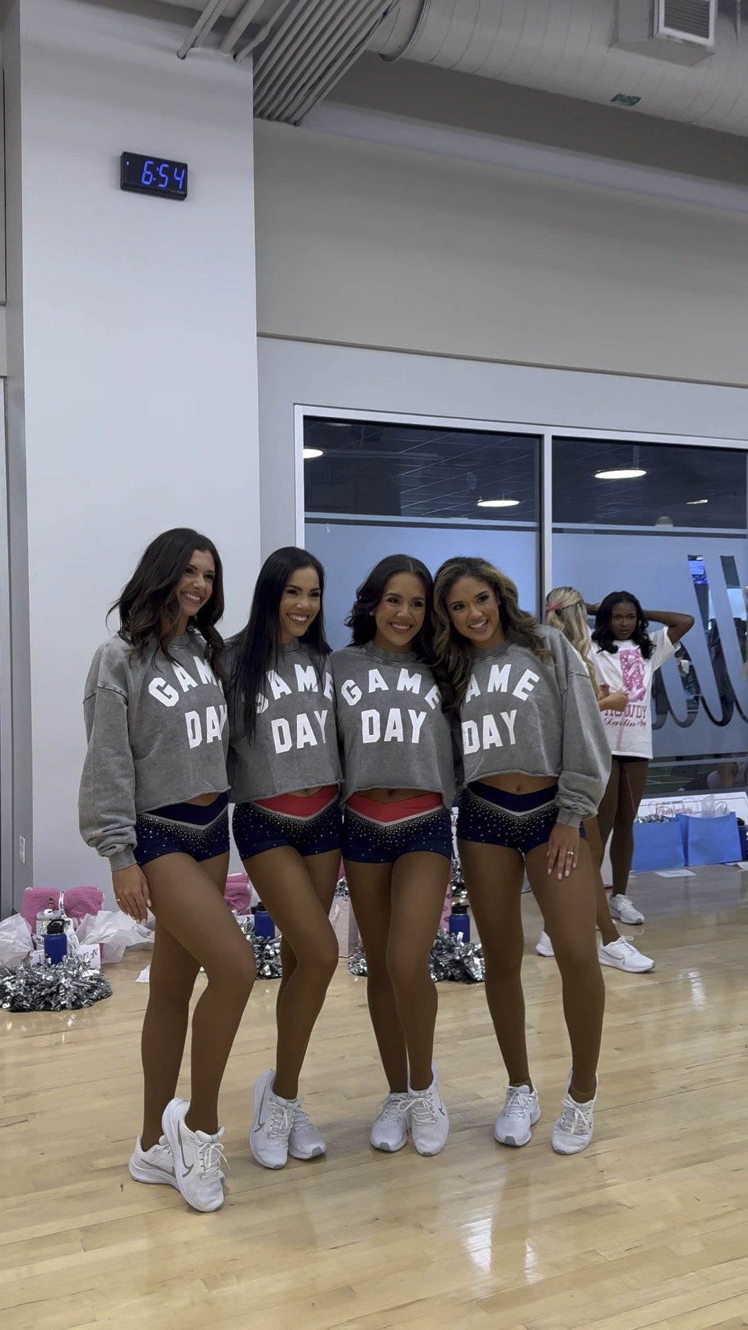 The cutest boot buddy gifts for our DCC sisters! We got these adorable gameday sweatshirts, pink football blankets & the cutest rhinestoned tumbler 🏈🤍 



Livelovegameday , football season , football sweatshirt , gameday outfit , gameday sweatshirt , gameday blanket, football blanket , football tumbler 

#LTKParties #LTKFindsUnder50 #LTKSeasonal