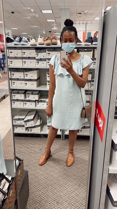 Soaking up the sun ☀️ with this chambray dress 👗 

•Follow for more daily styles!!•

#chambray #dress #summerdress #summertime 

#LTKstyletip #LTKSeasonal