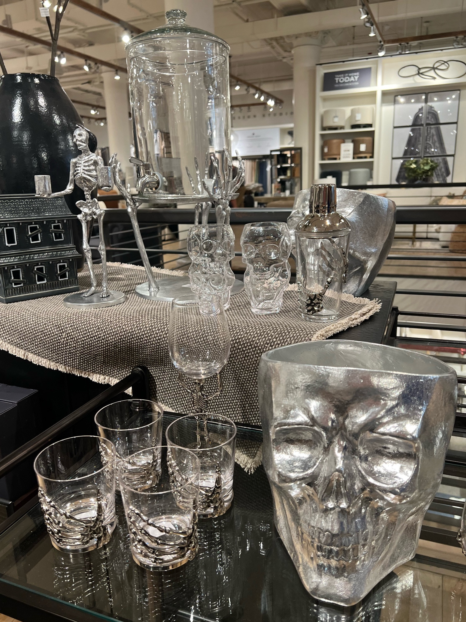 Pottery Barn Halloween! This skeleton themed barware and drinkware is perfect for Halloween parties! ☠️








#halloween


#LTKFindsUnder100 #LTKFindsUnder50 #LTKSeasonal