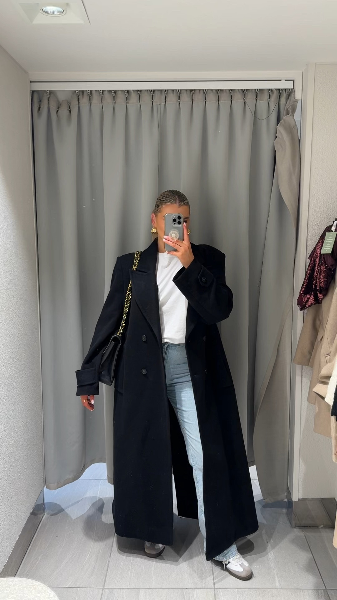 The perfect black winter coat 🖤 It’s big fitting!! I am wearing size S and I’m a 12 ✨ #wintercoat #blackcoat #wardrobestaple #hm #christmasshopping #outfitinspo 

#LTKeurope #LTKSeasonal #LTKmidsize