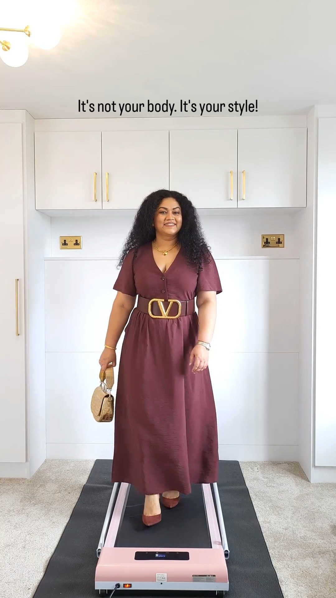 Do you know when you try to cover up your body to hide your 'fat', you look even bigger? We sometimes become so obsessed with the fat rolls on our tummy, our 'big' hips and fat arms that we punish ourselves and stop living our lives to the fullest.

 It's very important to take care of our health, exercise and eat right but while you're on that journey, start loving your body now...with all it's flaws and fat rolls because it let's you experience your beautiful life! When you start celebrating yourself in the present moment, your life will truly change! 💕💕💕

And if you're looking for styling ideas, follow my page!

Dress: @newlook

#bodyconfidence #shortgirlproblems #curvystyle #loveyourbody #BeforeAndAfterStyle #