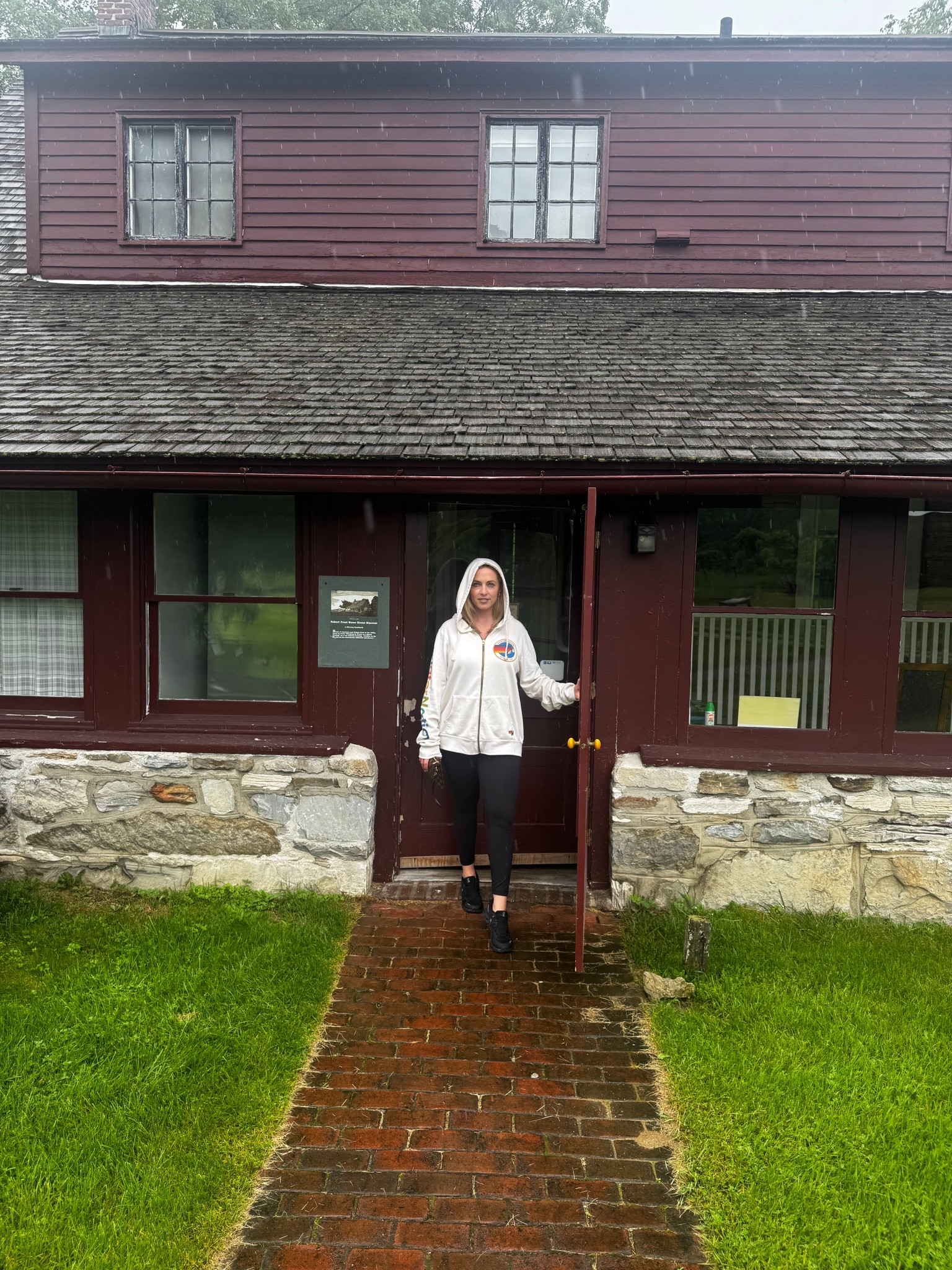 Casual outfit. Aviator nation. Lululemon align leggings. On cloud sneakers 


#LTKFindsUnder50 #LTKSeasonal #LTKMidsize