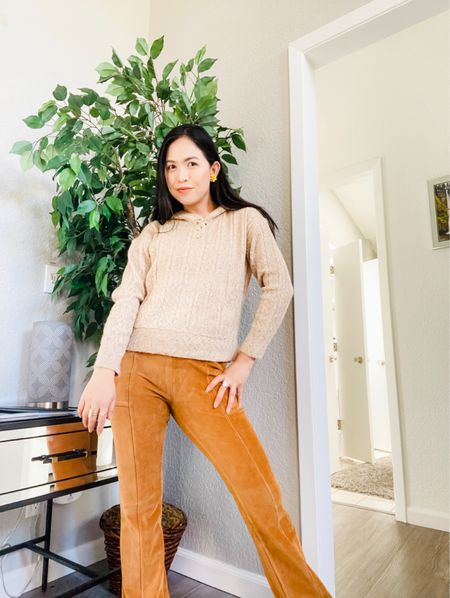 Super comfy in this Fall pre-Thanksgiving lounge outfit!😁🙌🏻Loove love these corduroy leggings and black friday deals are on baby! 👏👏👏These are latest season and now under $90. Plus up to 70% off sitewide this cult fave brand! Wearing a size S and it fits like a glove, needs to be hemmed though for those petite ladies like me😜




#alo #aloyoga #ltkgiftguide #ltkstyletip #ltkunder100 #ltkseasonal #ltkholiday #ltktravel #corduroyleggings #cordpants #corduroypants #blackfridaysales #blackfridayweek #blackfriday

#LTKsalealert #LTKCyberweek #LTKfit