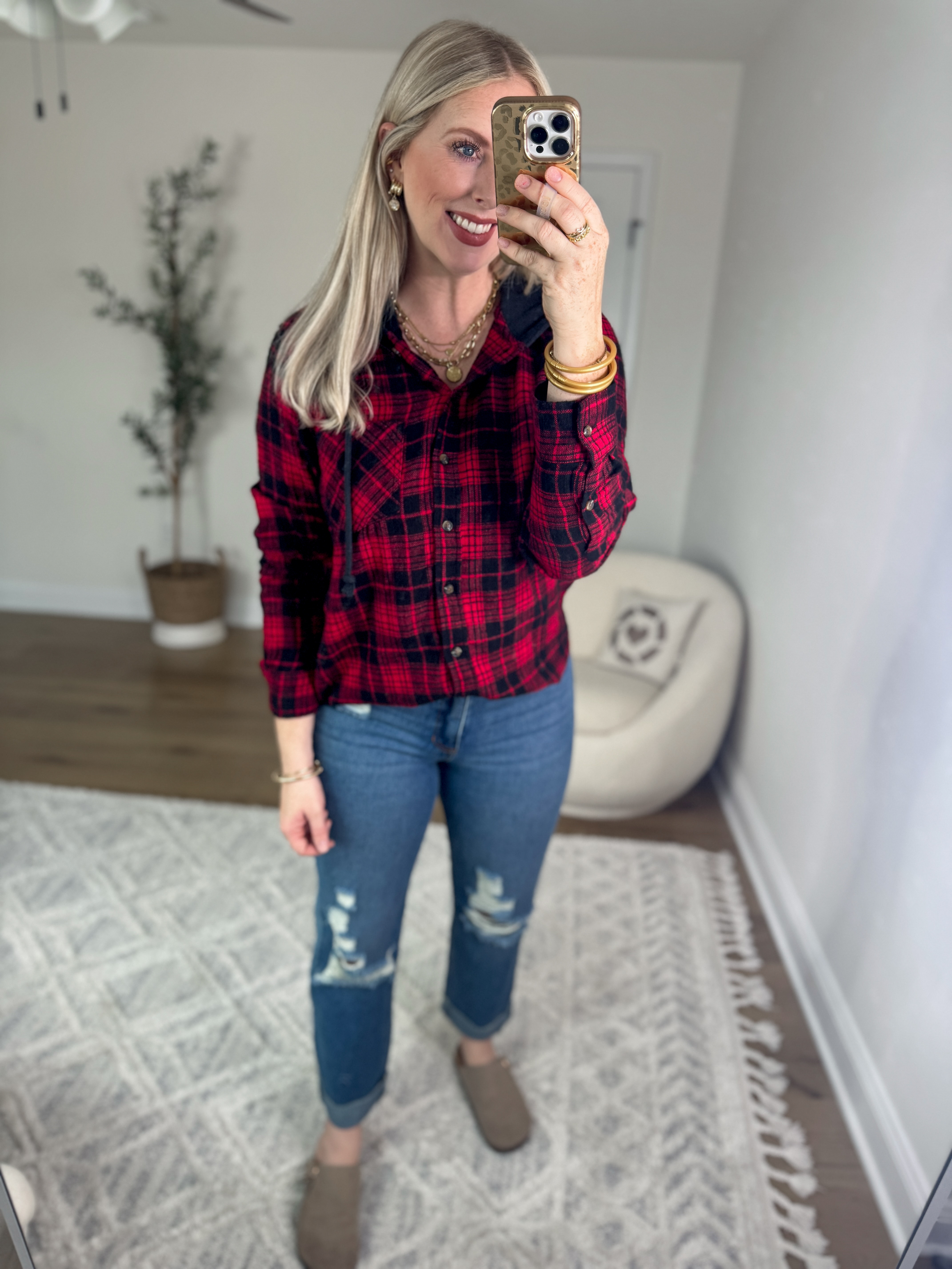 Daily try on, Walmart outfit, Walmart fashion, Walmart try on, time and tru, plaid flannel, boyfriend jeans 

Medium 

#LTKSeasonal #LTKStyleTip #LTKFindsUnder50