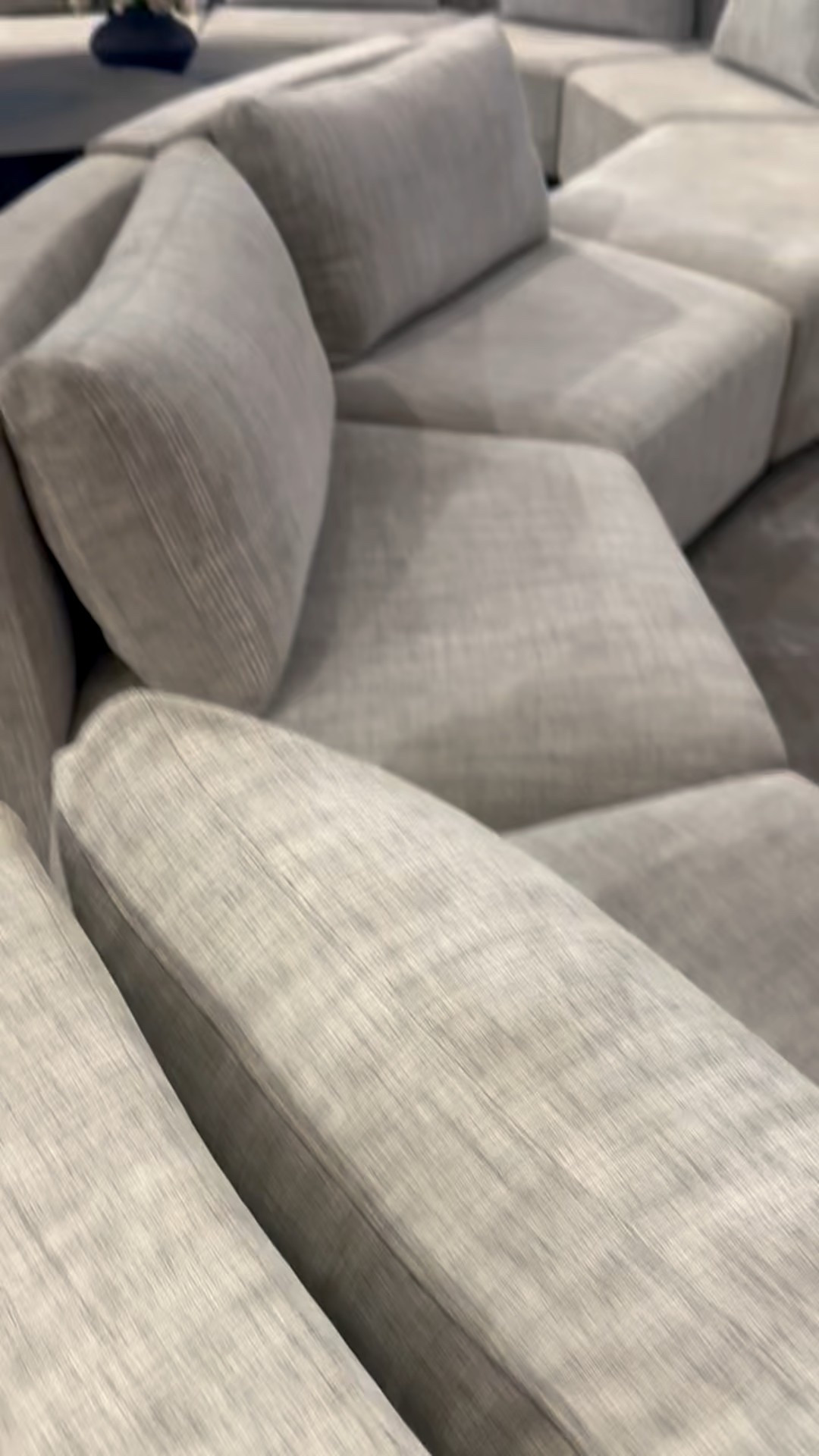 A curved sectional designed to encourage conversation—soft lines, easy flow, and space meant for mingling.


#curvedsectional #editorialinteriors #interiordesign #livingroomdesign #modernhome #designdetails

#LTKdayinmylife #LTKHome