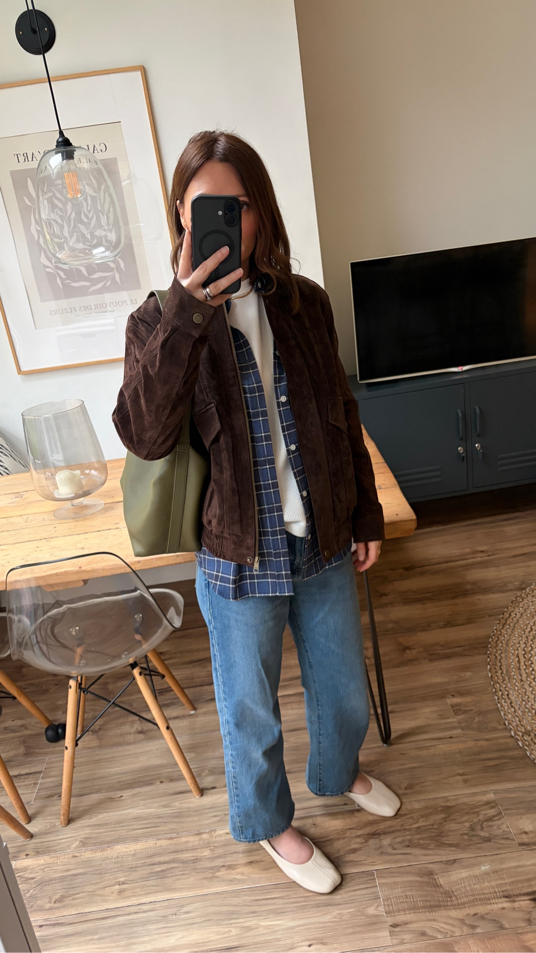 Stealing from for men’s and kids department! Wearing a small in the shirt, an age 13-14 in the jacket and an 8 in the top. I sized down in the jeans (they’re roomy! And I took 2 inches off the length to make them fall at the ankle)

Checked shirt, suede jacket, ballet flats, colour pop, effortless style, style over 40, spring outfits 

#LTKOver40 #LTKootd #LTKSeasonal